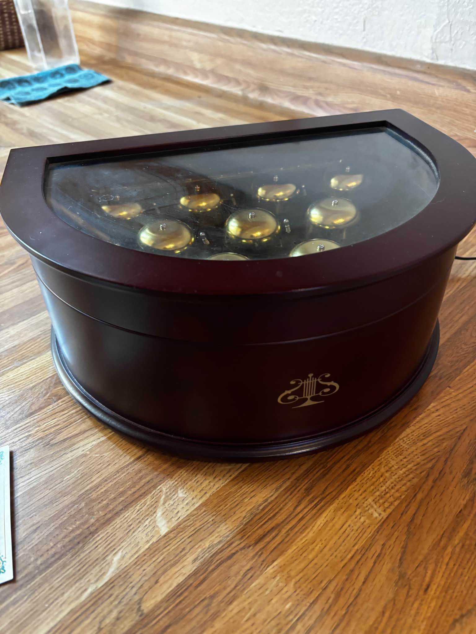 Mr. Christmas Gold Label Symphony of Bells music box - Decorative