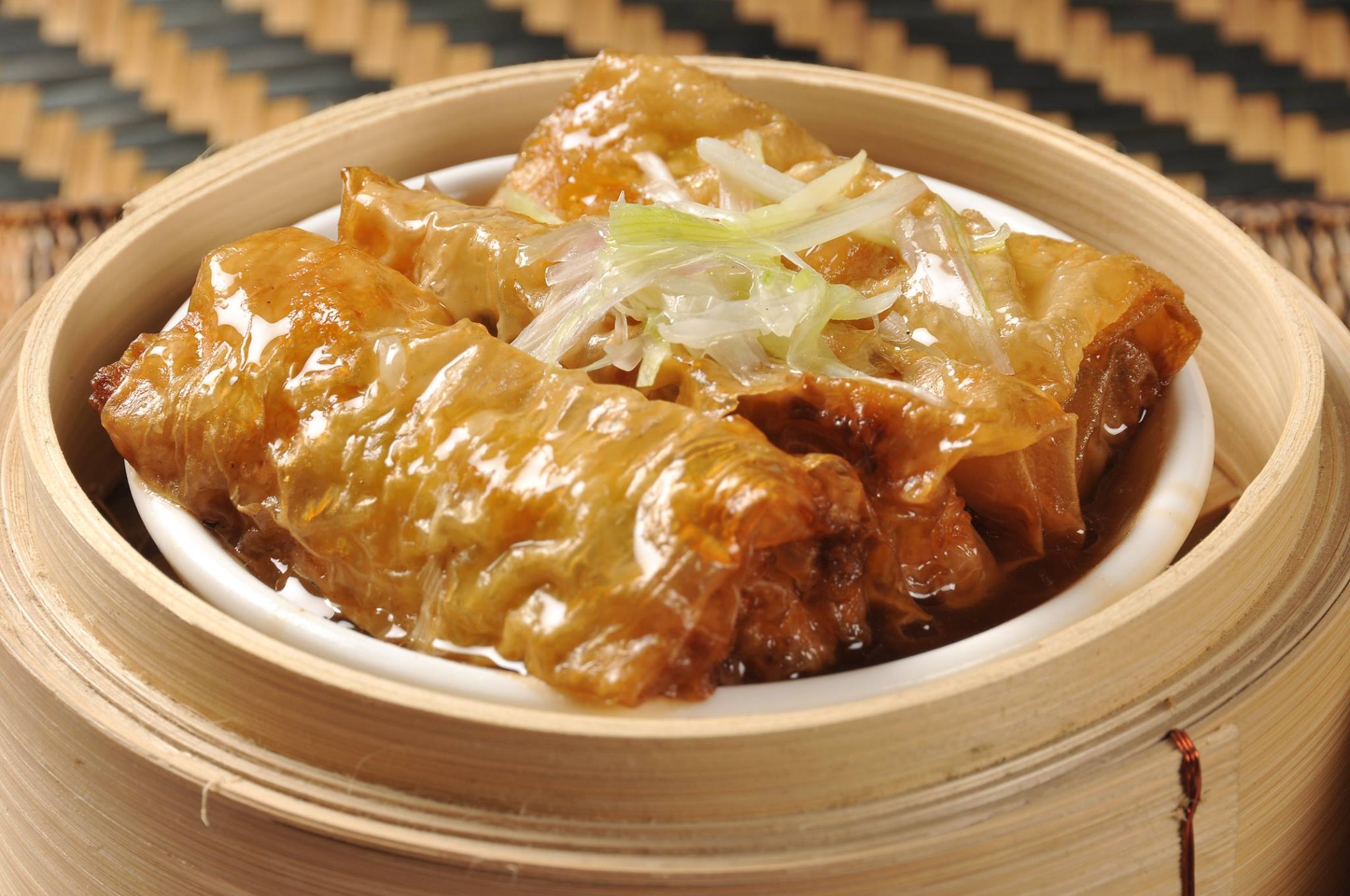 BKT Fans Page - 食落外層煙靭，內層爽脆，配備醬汁，唔會太鹹同太膩，啖啖都俾豐富嘅醬汁鎖住，滋味無比。呢... | Facebook