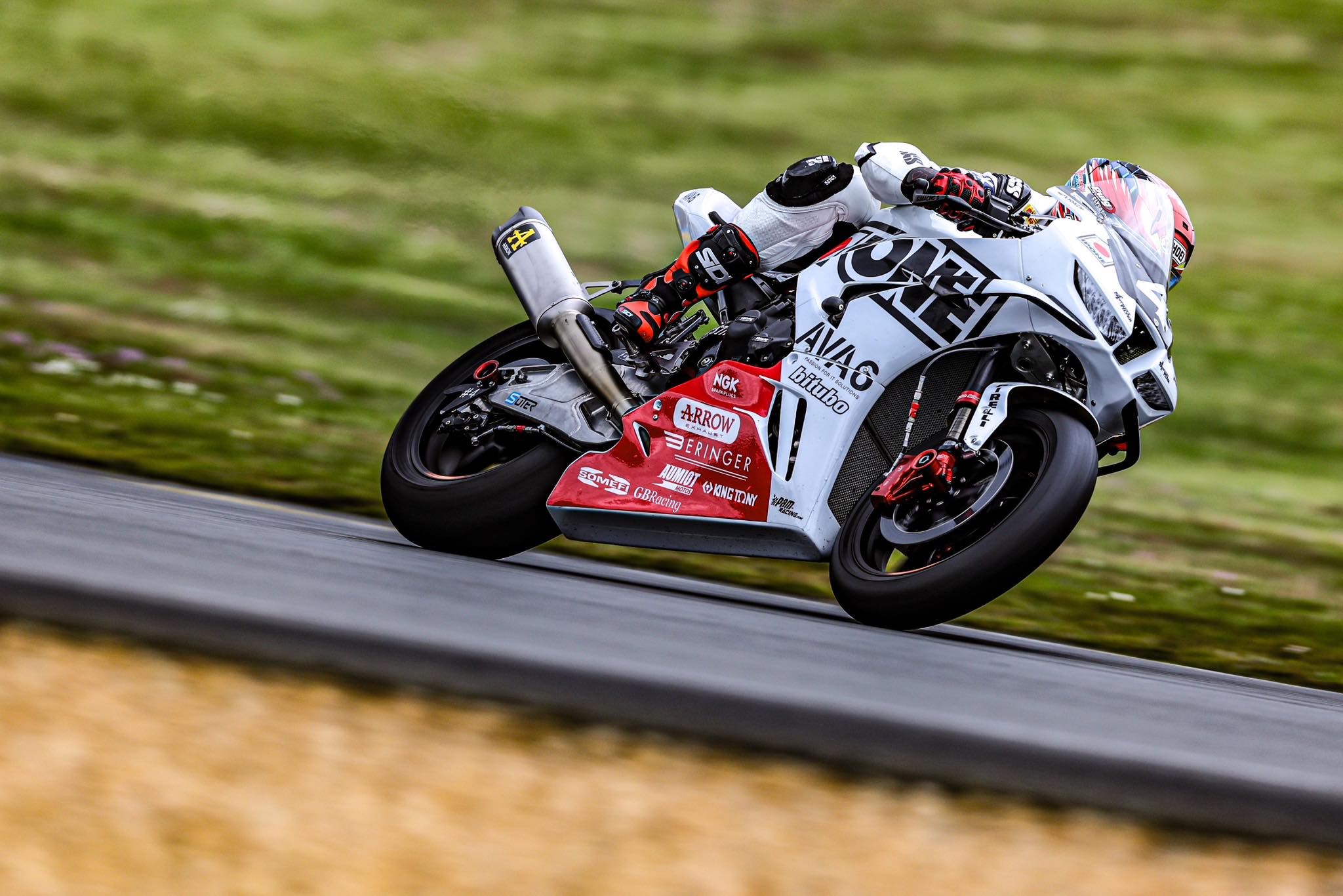 R3 - The bikes looking mean in the box! 🤩 #R3bLUcRUCup | #YamahaR3Cup ...