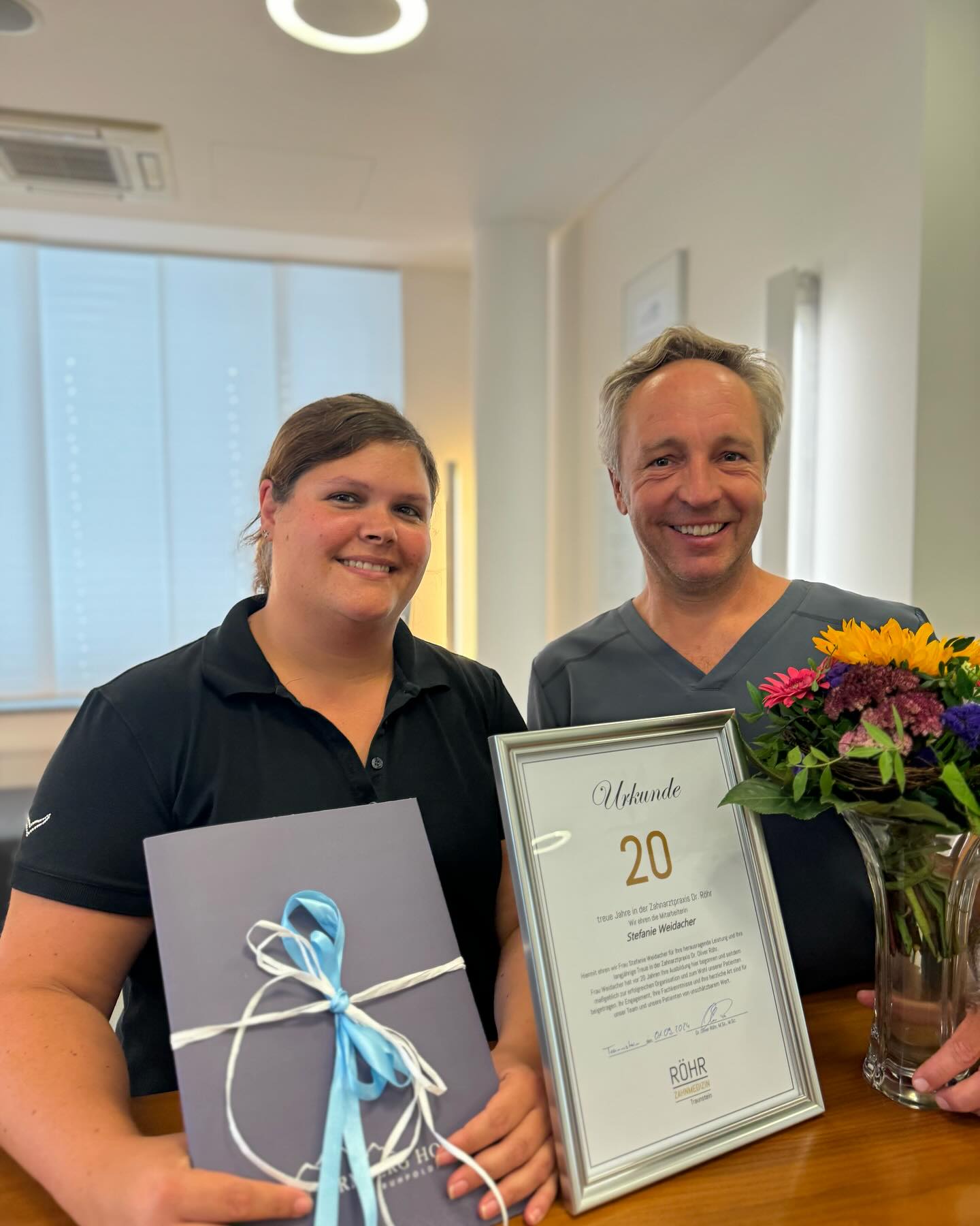 Dr. Oliver Röhr, MSc, MSc - Wir möchten uns bei der Steffi für 20 Jahre ...