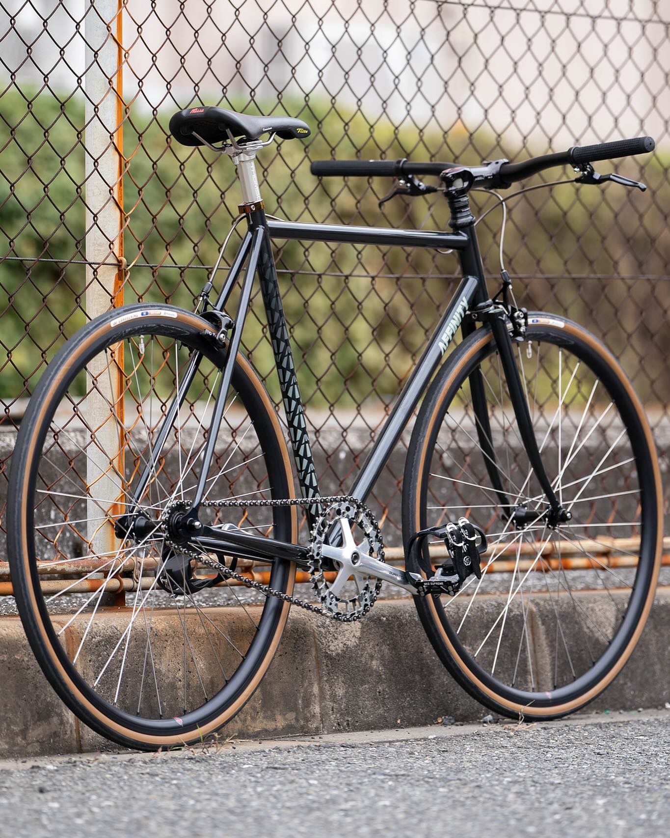 Affinity lo pro ピストWILDバスケット付き