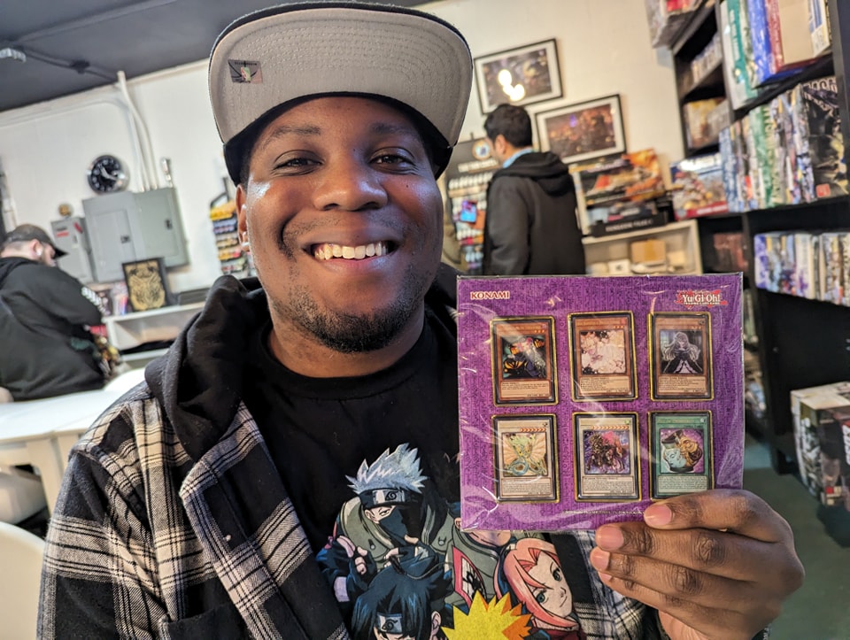 holding yugioh cards YU-GI-OH! - Legs (MIL1-EN004) - Millennium Pack 1-1st Edition Yu-Gi-Oh - Holding Arms
