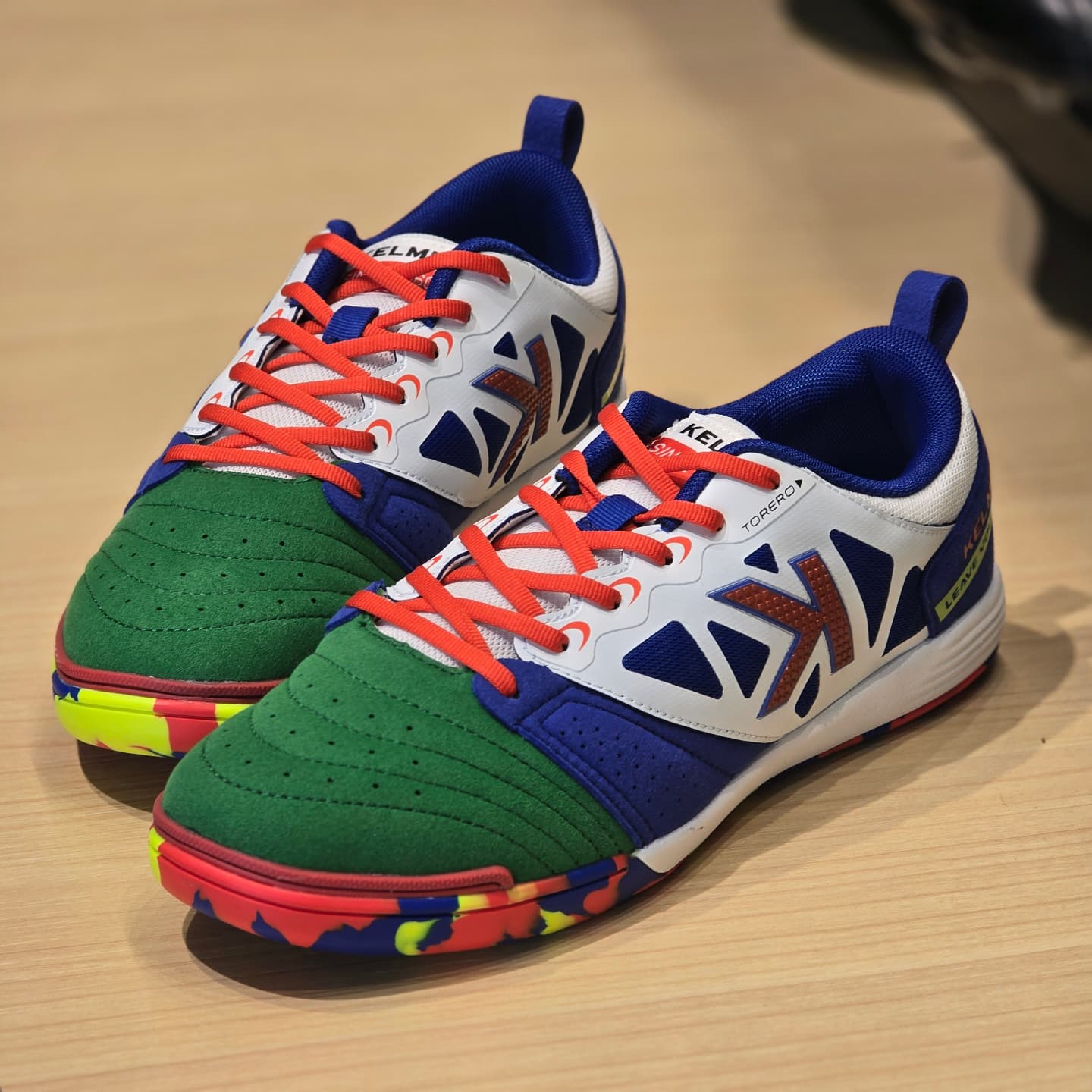 Kelme Torero futsal shoes represent the new generation of Kelme 
