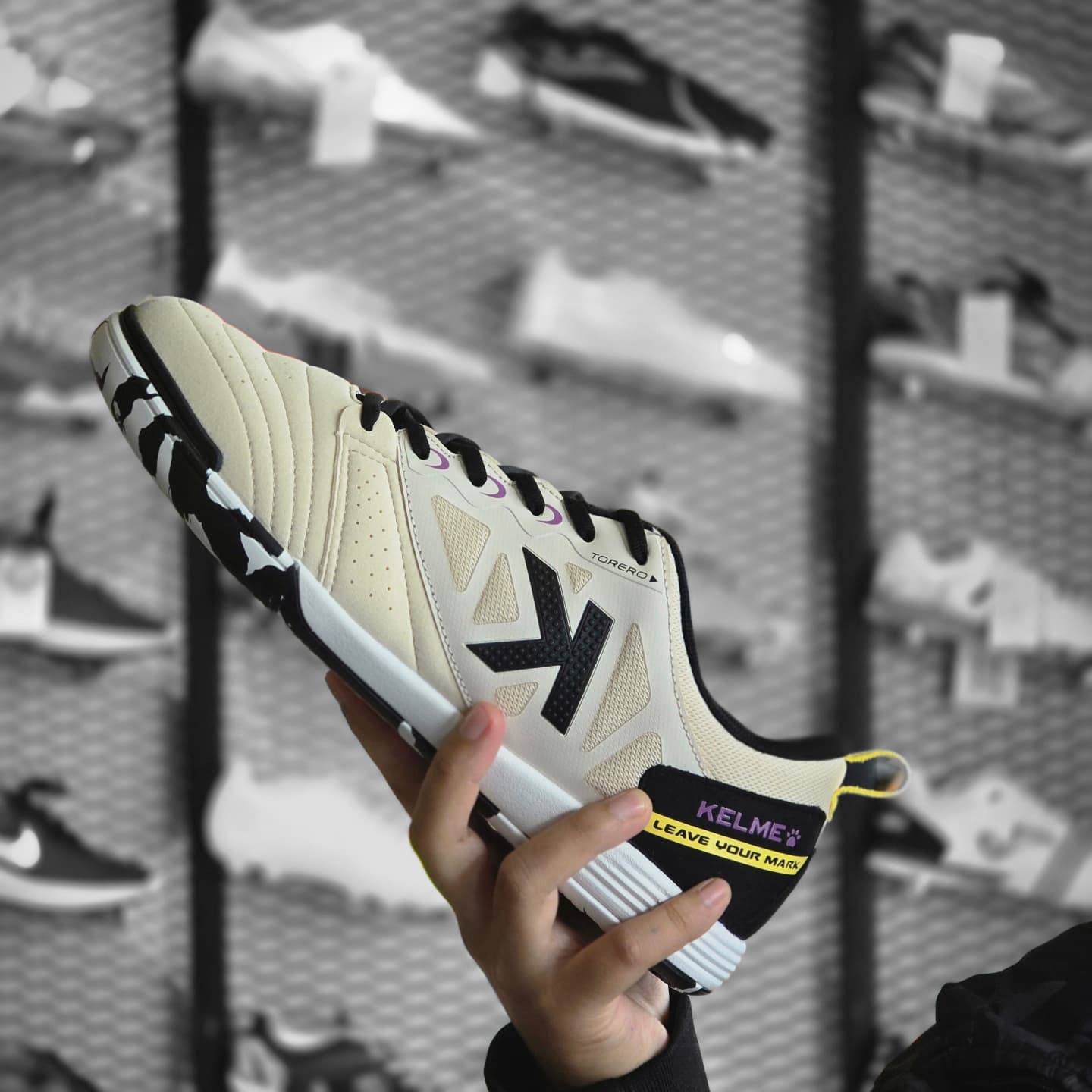 Kelme Torero futsal shoes represent the new generation of Kelme 