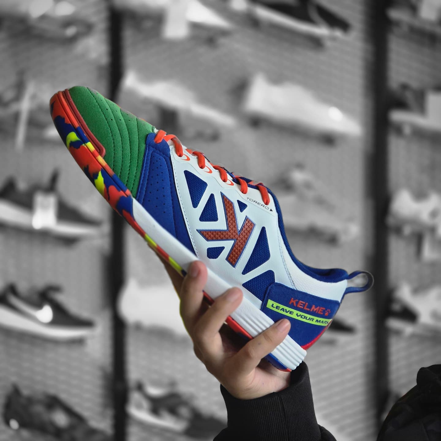 Kelme Torero futsal shoes represent the new generation of Kelme 