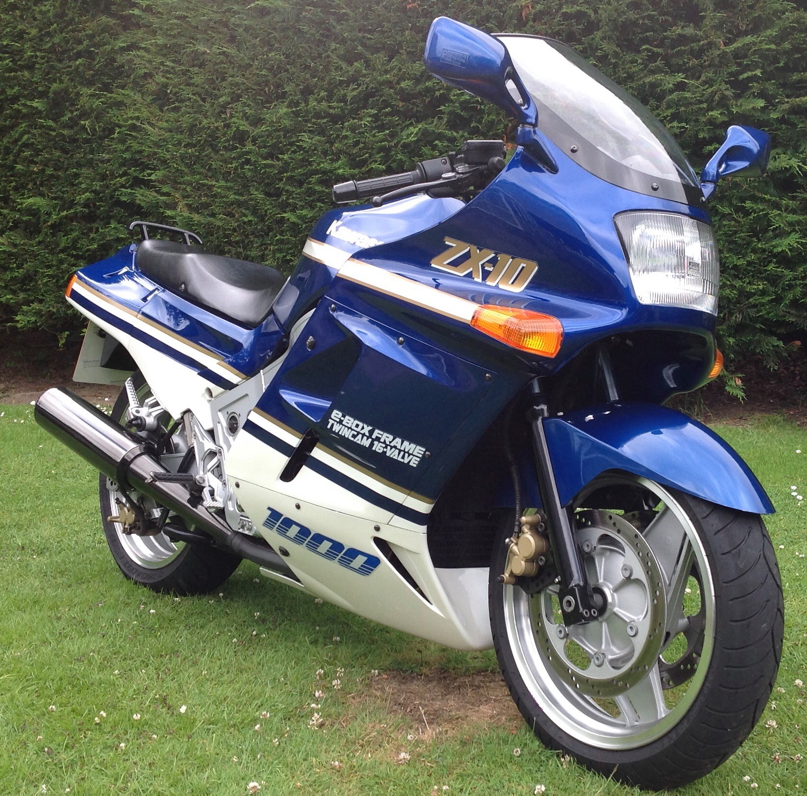 Hi Guys,A few shots of my '89 ZX10. ZX-10 色・日KX WINGAN TWINCATY
