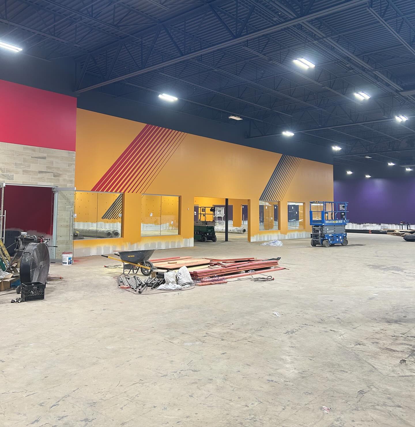 Crunch Fitness - Our construction team is making quick...