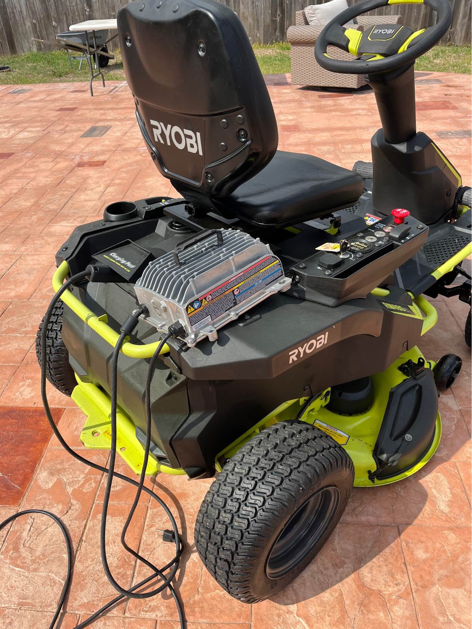 Good Ryobi RM480 lawnmower, 38
