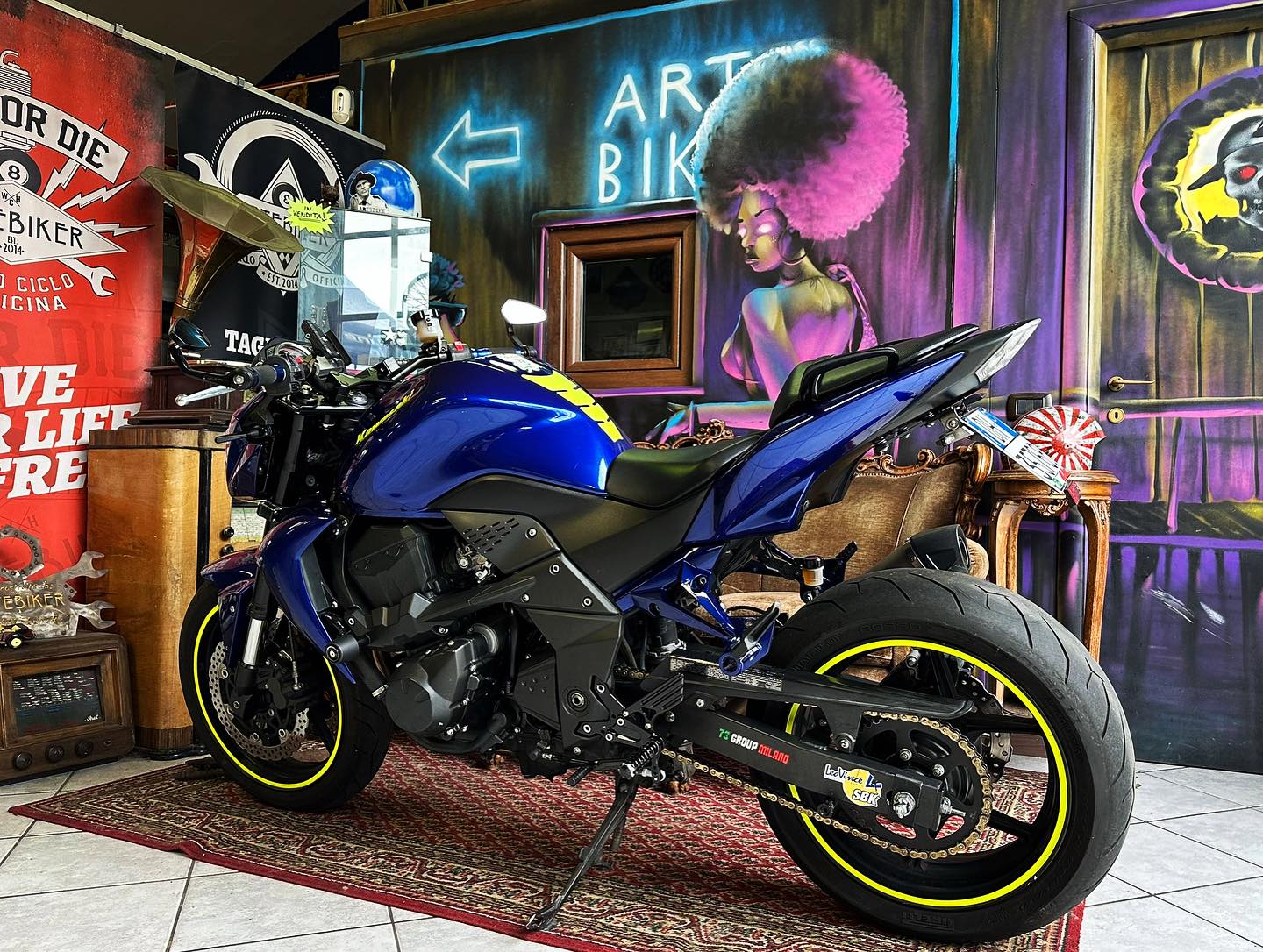 Kawasaki Z750 by Artebiker 💙💚🚀 #kawasaki #z750 #naked #speed