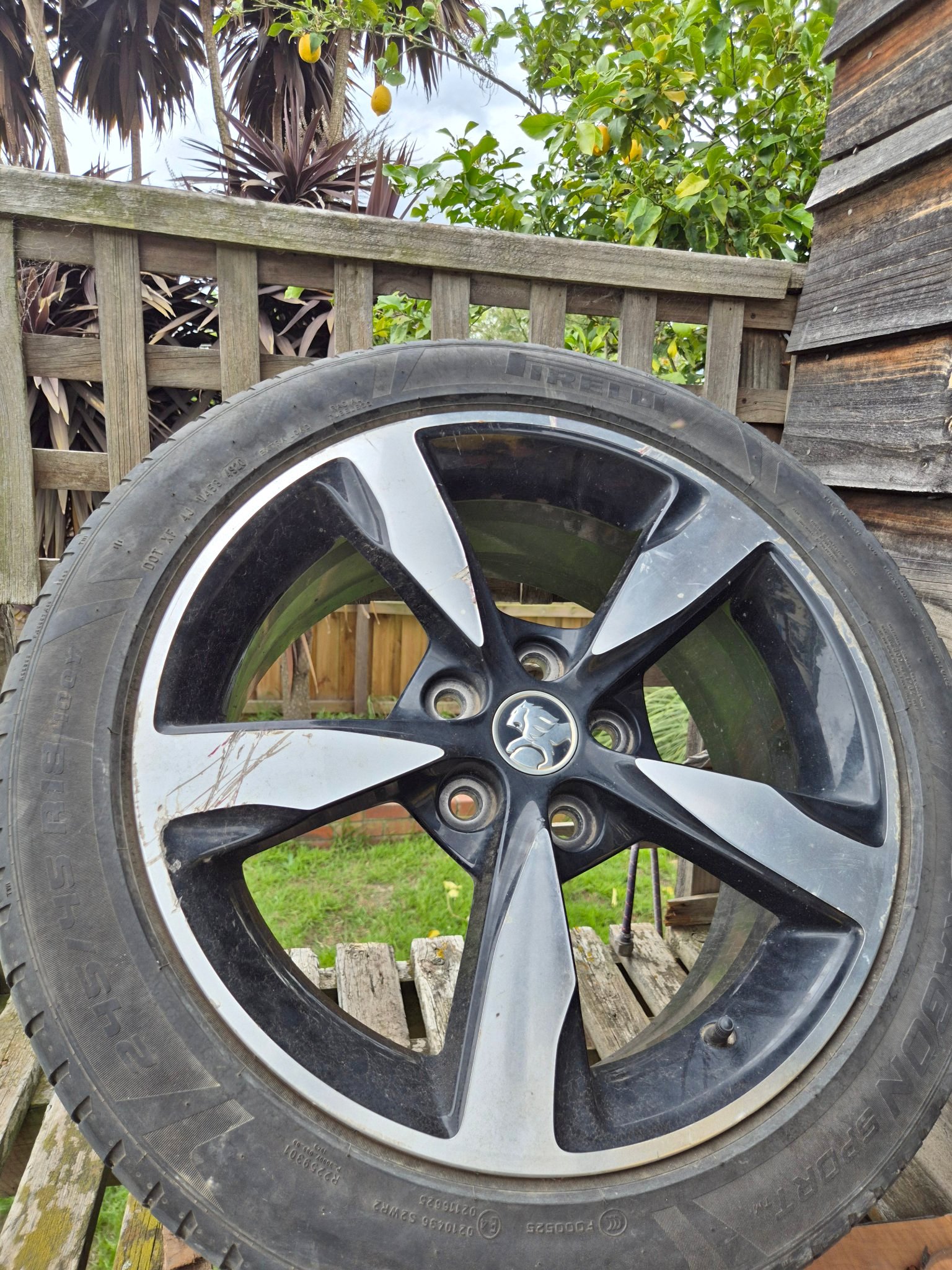 VE/ VF Commodore Rims - Car Wheels, Tires & Parts - Melbourne, Victoria ...