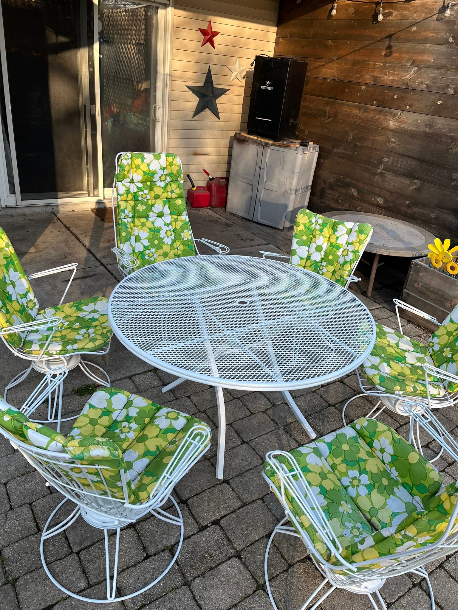 homecrest patio umbrellas Slate Aluminum 48'' Round Dining Table with Umbrella Hole Homecrest 7.5 Foot Octagon Dining