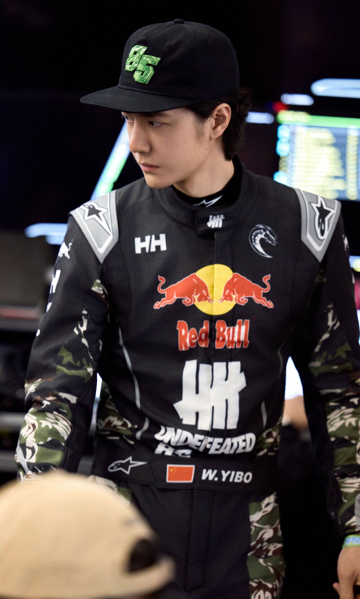 YIBO-OFFICIAL 王一博 · #85RACING# 「2026赛季季前测试𝗗𝗔𝗬 𝟭」 破