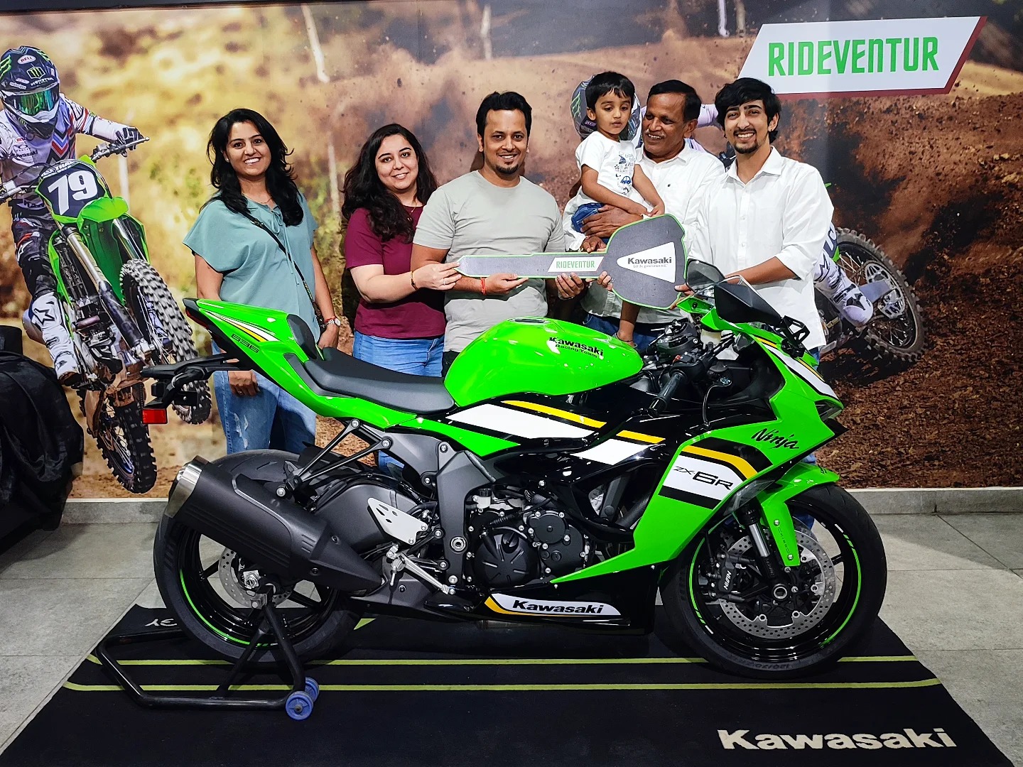 Mr. Anil Jayswal welcomes a bundle of performance along with his