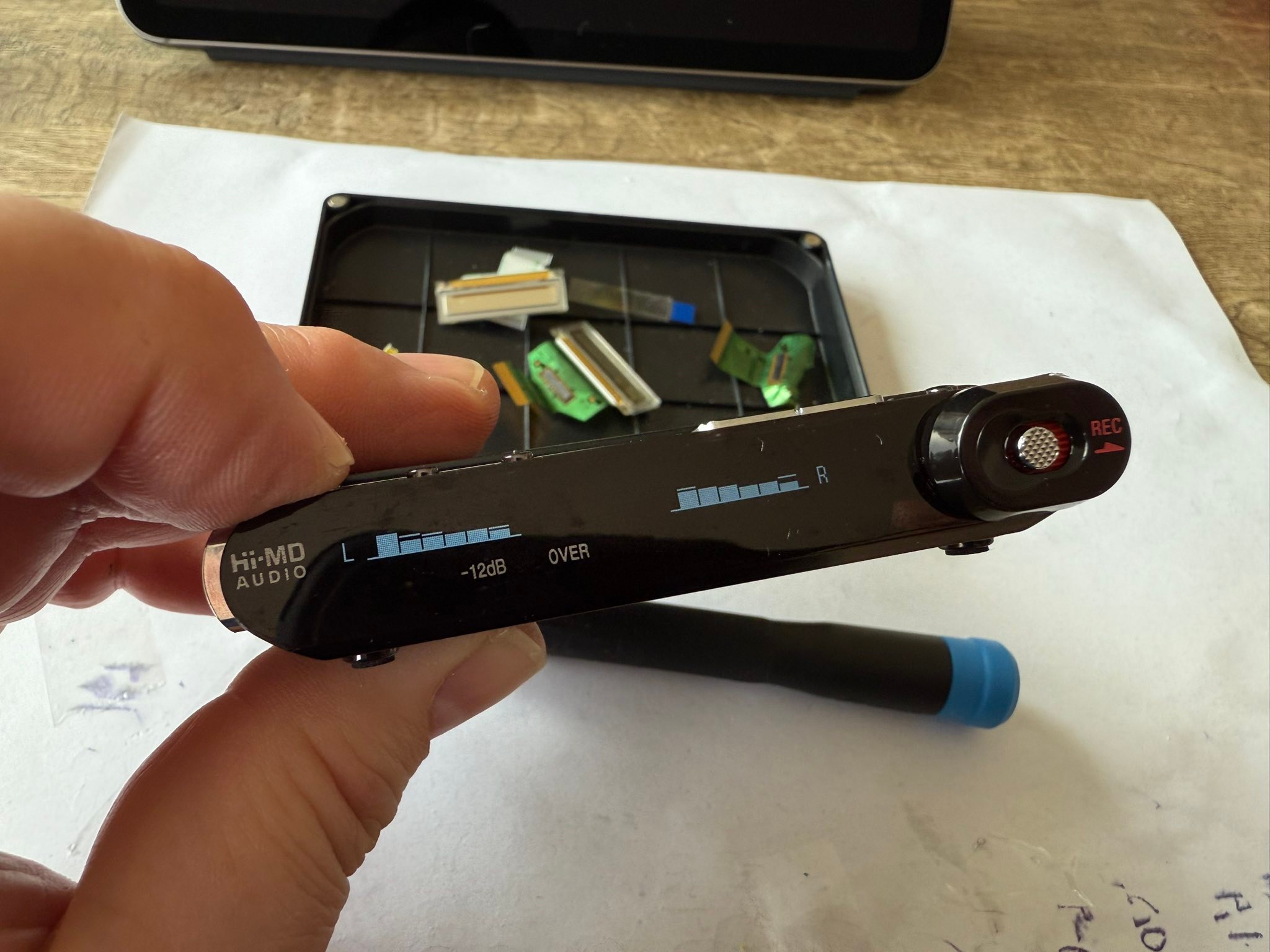 Installing OLED replacement screens in Sony MZ-RH1 Minidisc recorder