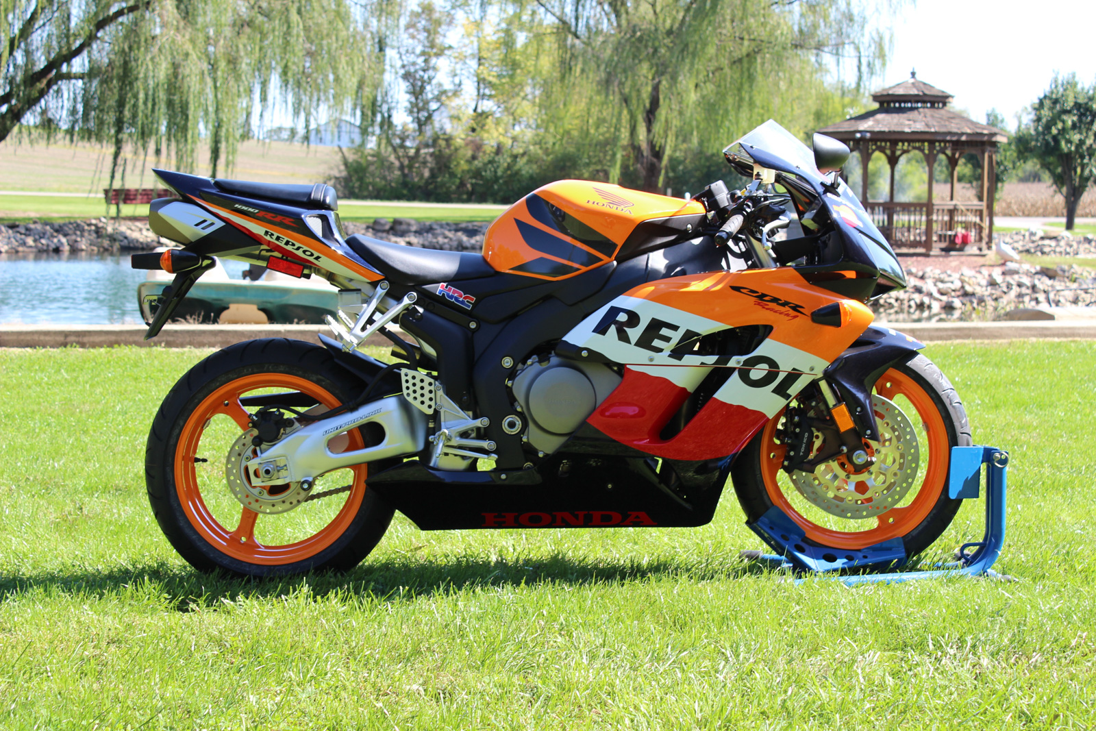 Pre-Owned 2006 Honda CBR1000RR This is the generation before our