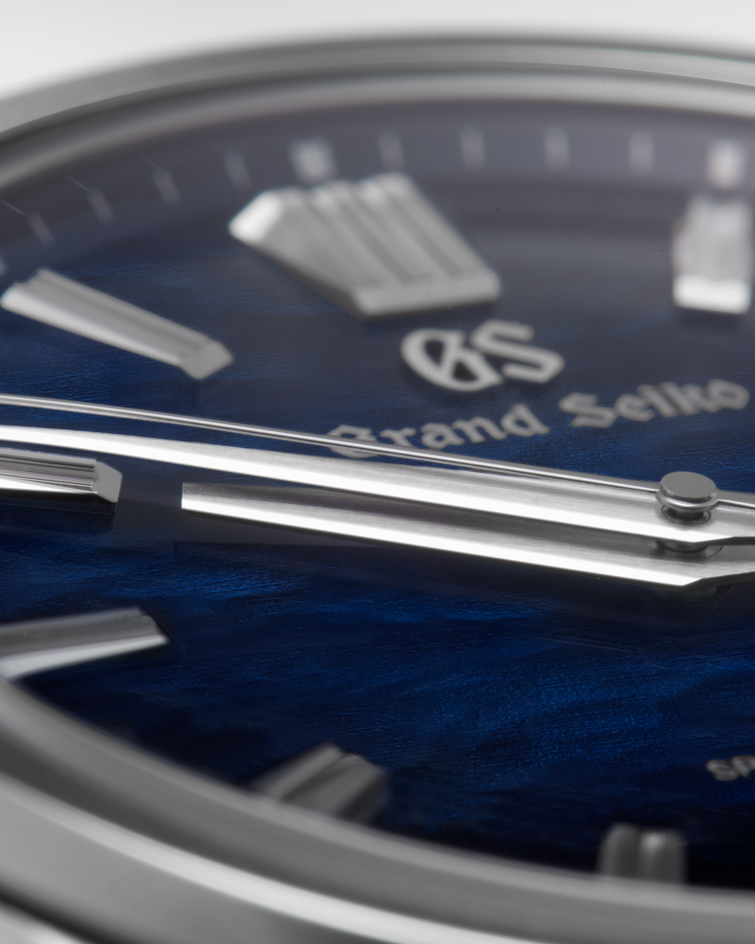 Evolution 9 Collection #SLGA021 This model's case embodies the