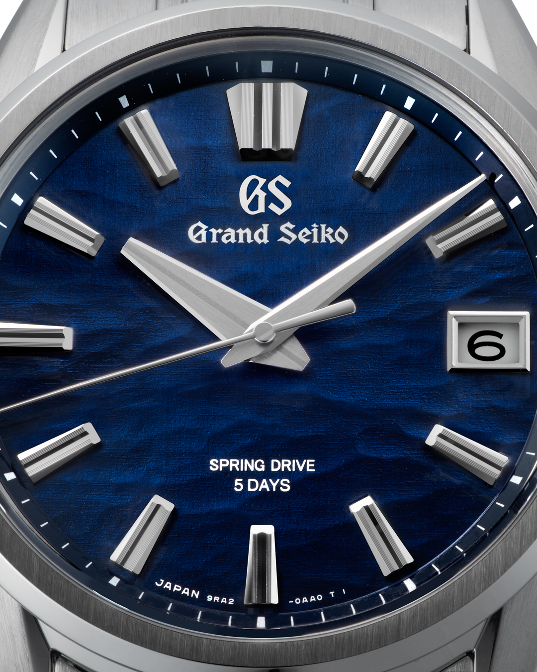 Evolution 9 Collection #SLGA021 This model's case embodies the