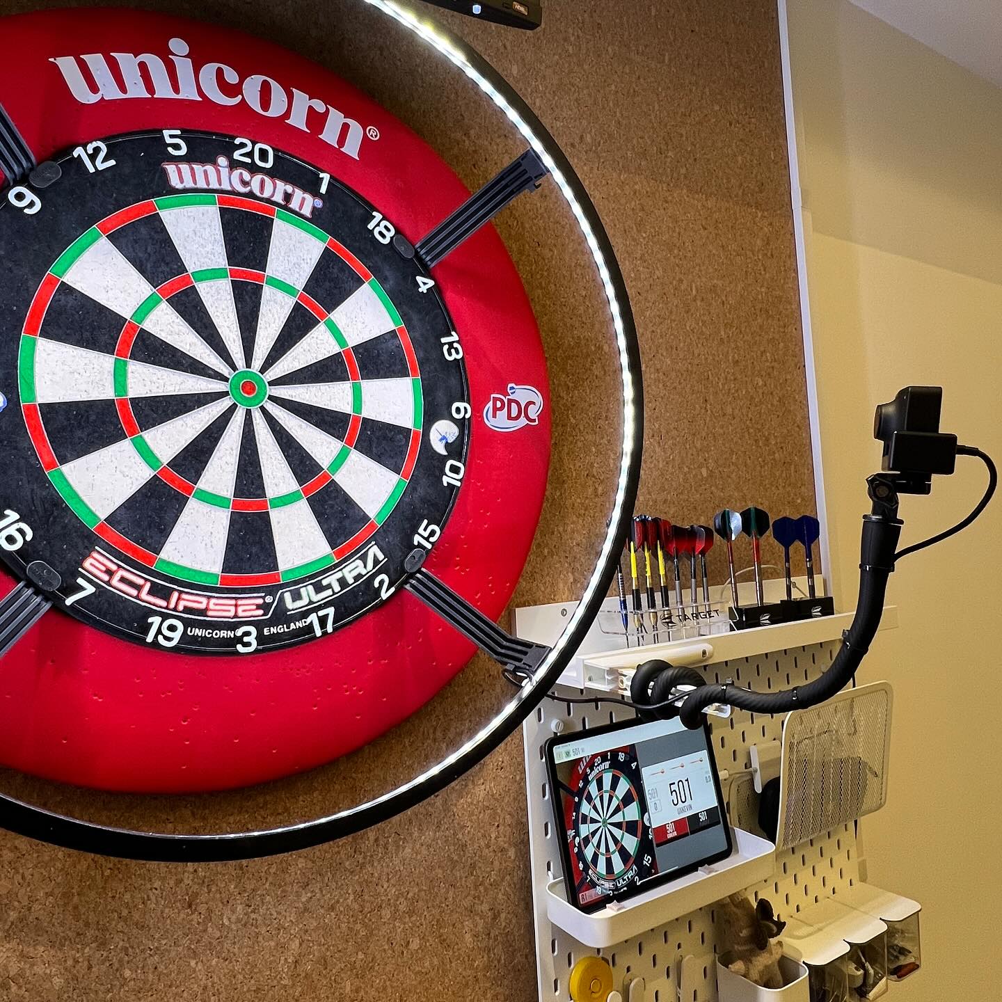 Dartsmind - Real-time Auto-scoring setup. Dartsmind + iPad...
