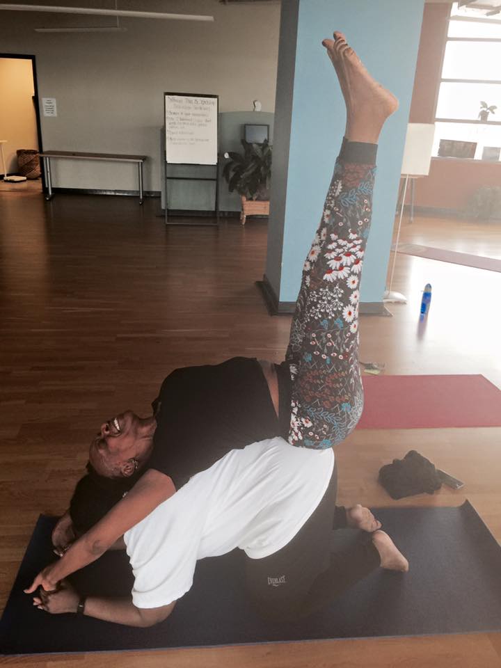 YogaRoots On Location - Athletic Lizard on a Rock: Yoga Partner Poses