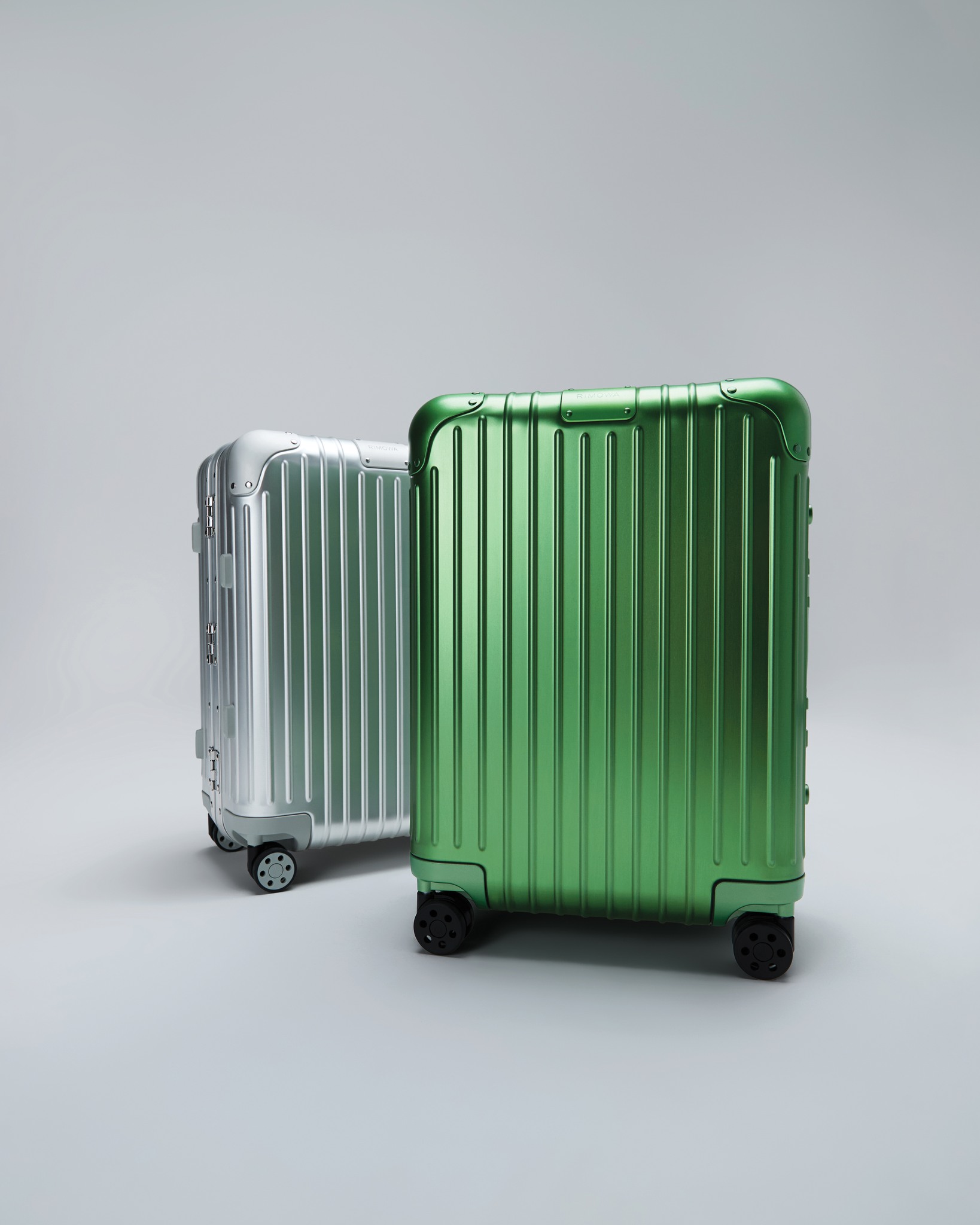 A gleaming gem. Resonating with the natural beauty of Emerald, the