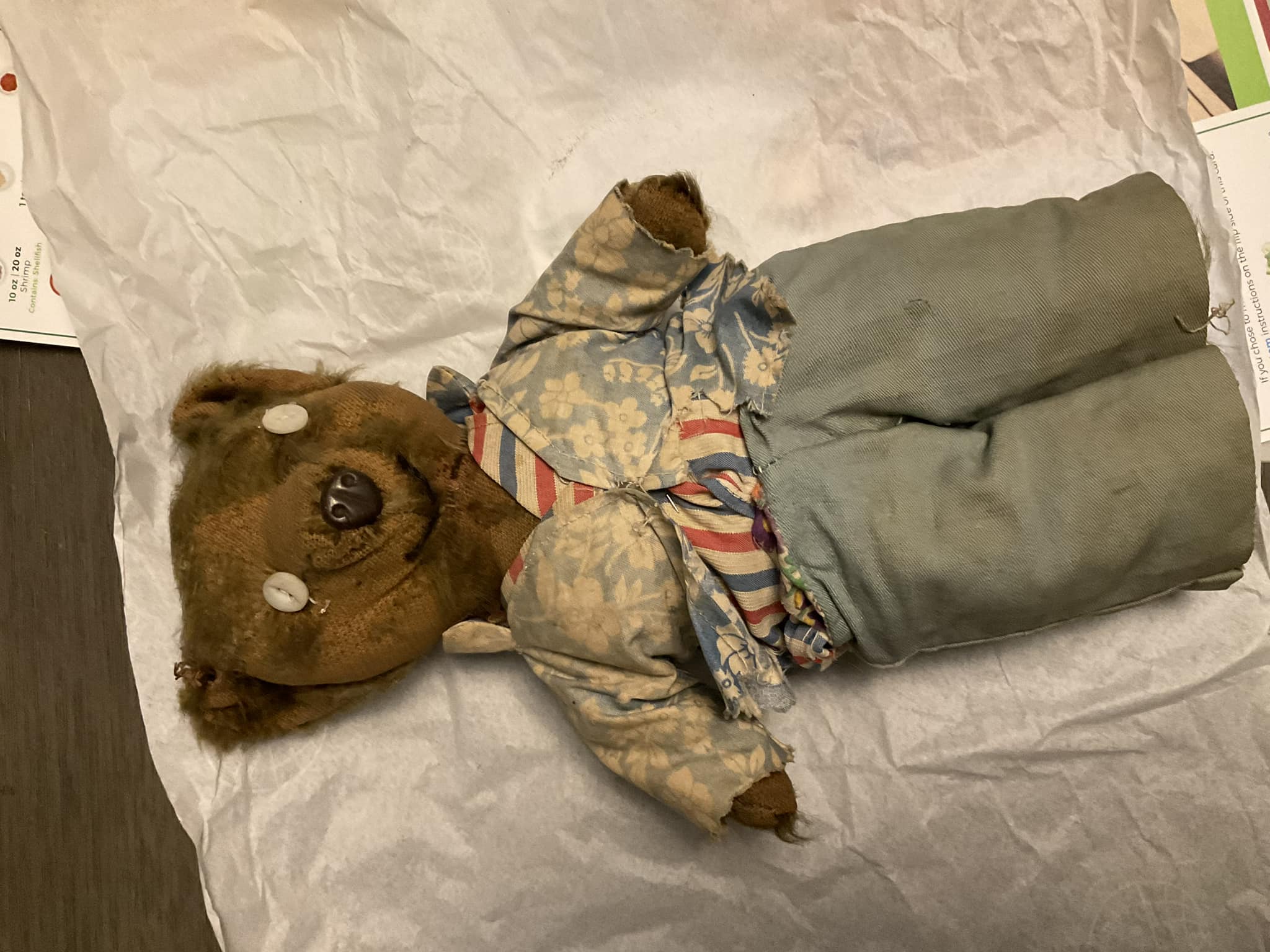 What years did Knickerbocker use metal noses on teddy bears?