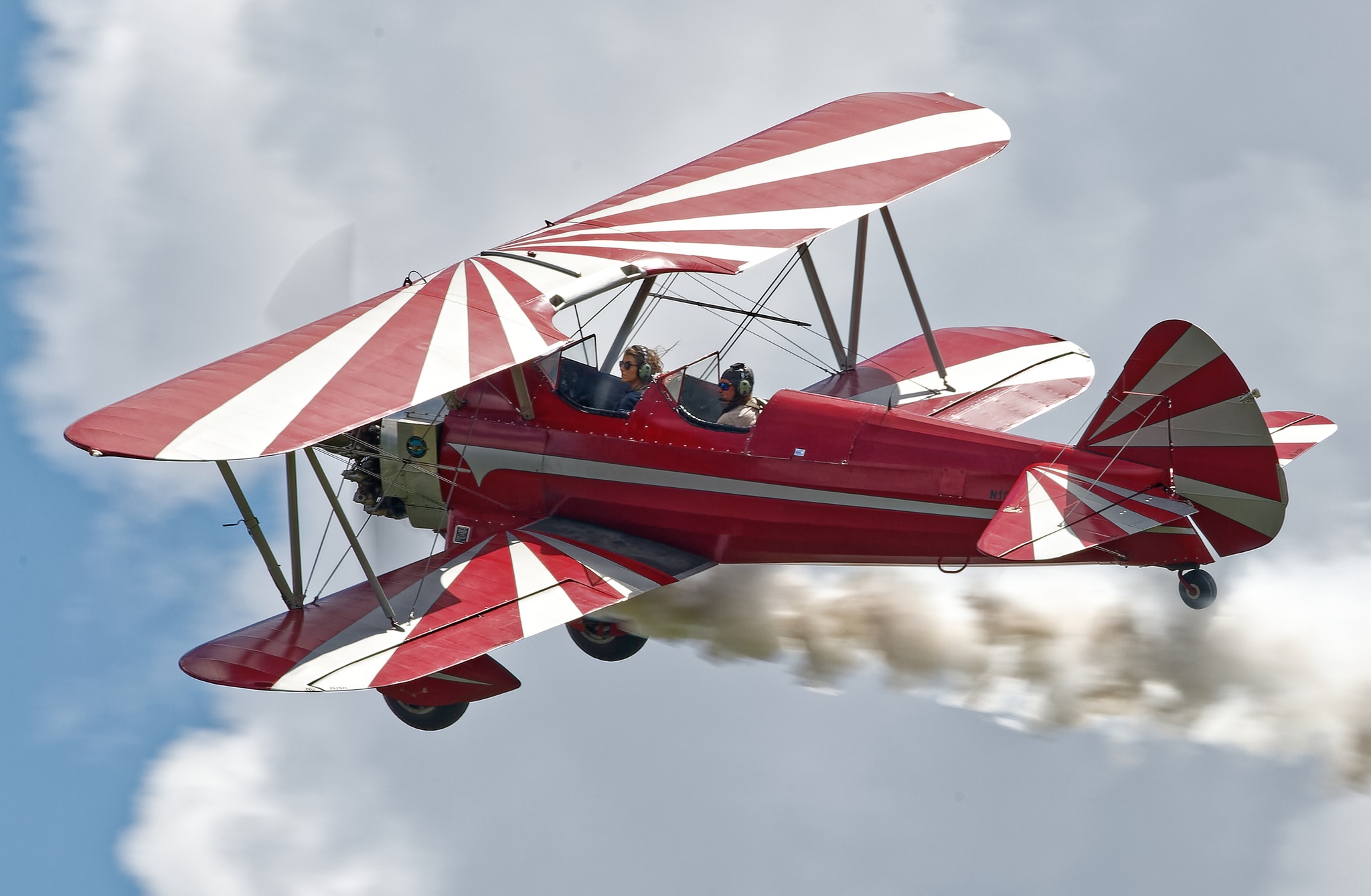 The classic Stearman Biplane. 98 69 X បា្់ N558IA NLAN 2091 91
