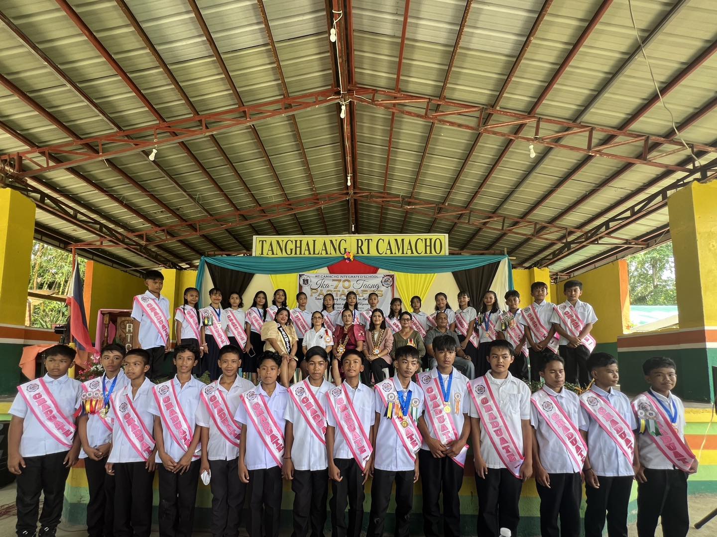 GRADUATION DAY SCHOOL... - DepEd Tayo RT Camacho I/S - Quezon