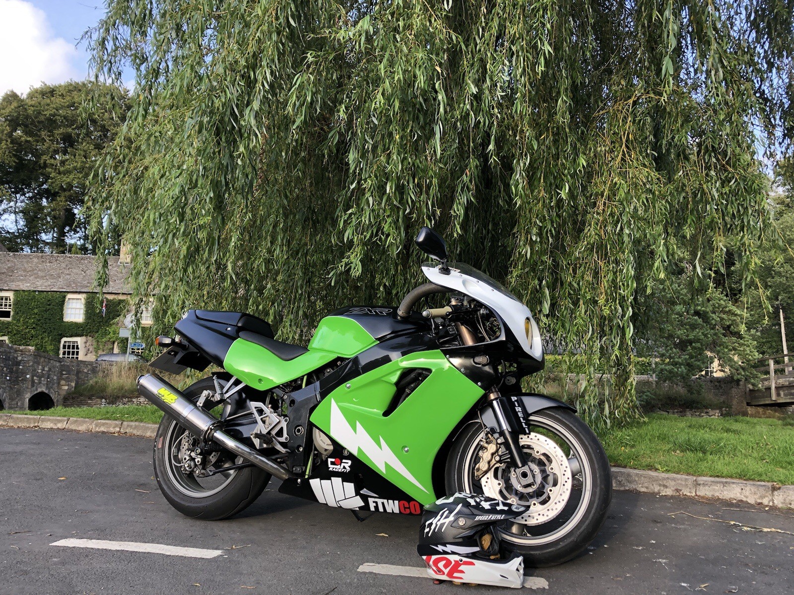 Check out this 1996 Kawasaki Zxr750, a classic ready for a winter