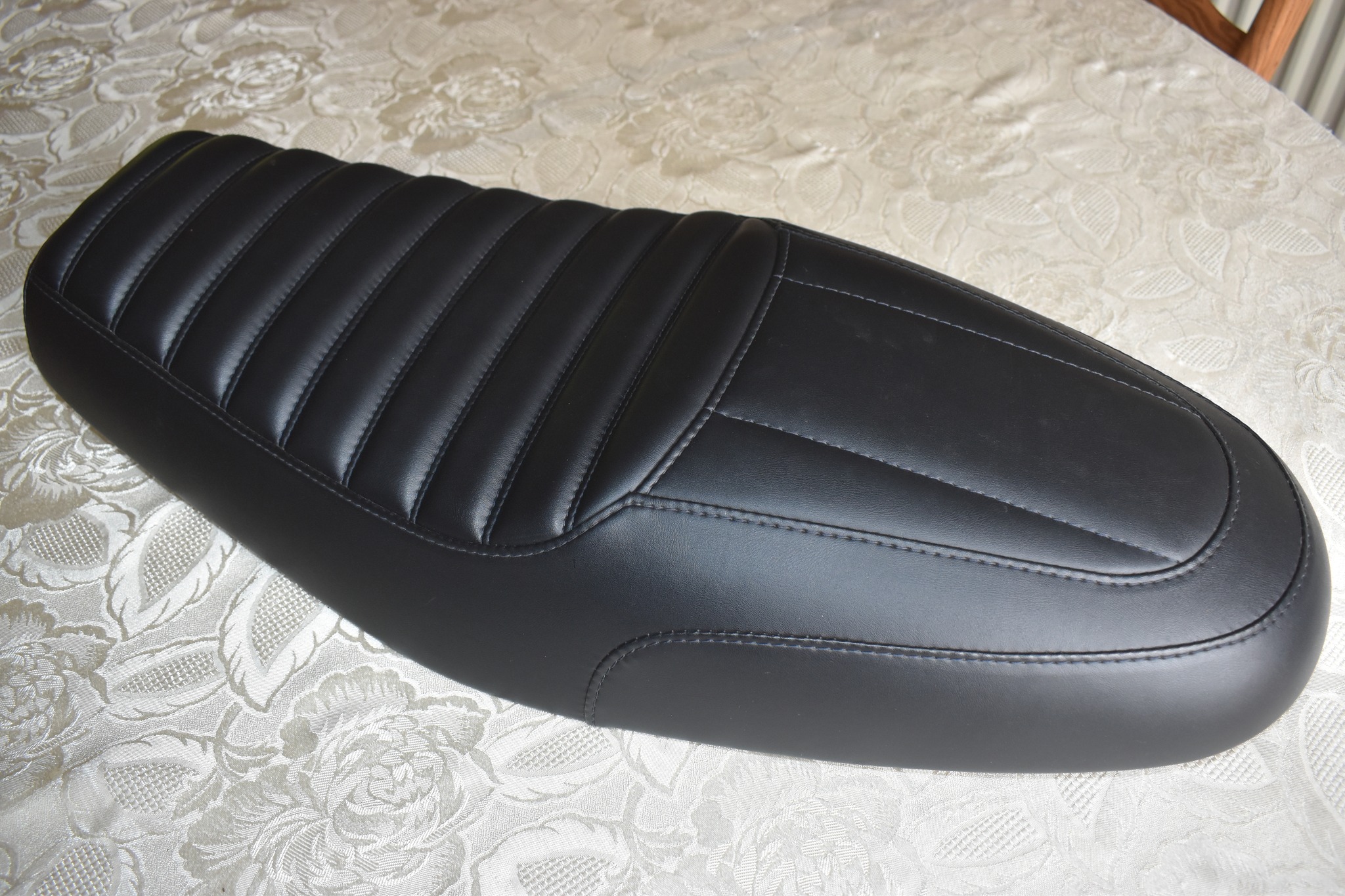 Crafton Atelier クラフトンアトリエ Greaser Tuck ＆ Roll Thruxton R 
