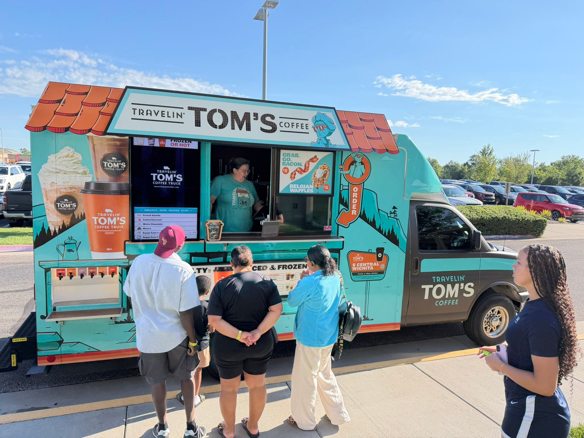 This weekend we ran into Toms Travelin Coffee truck and yall they
