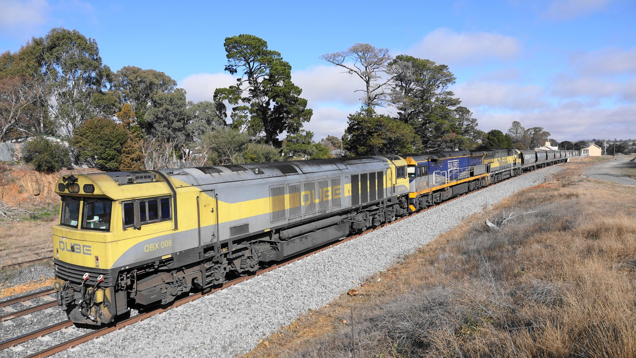 NSW Railways - Past and Present | Heading to the port, northbound mixed ...