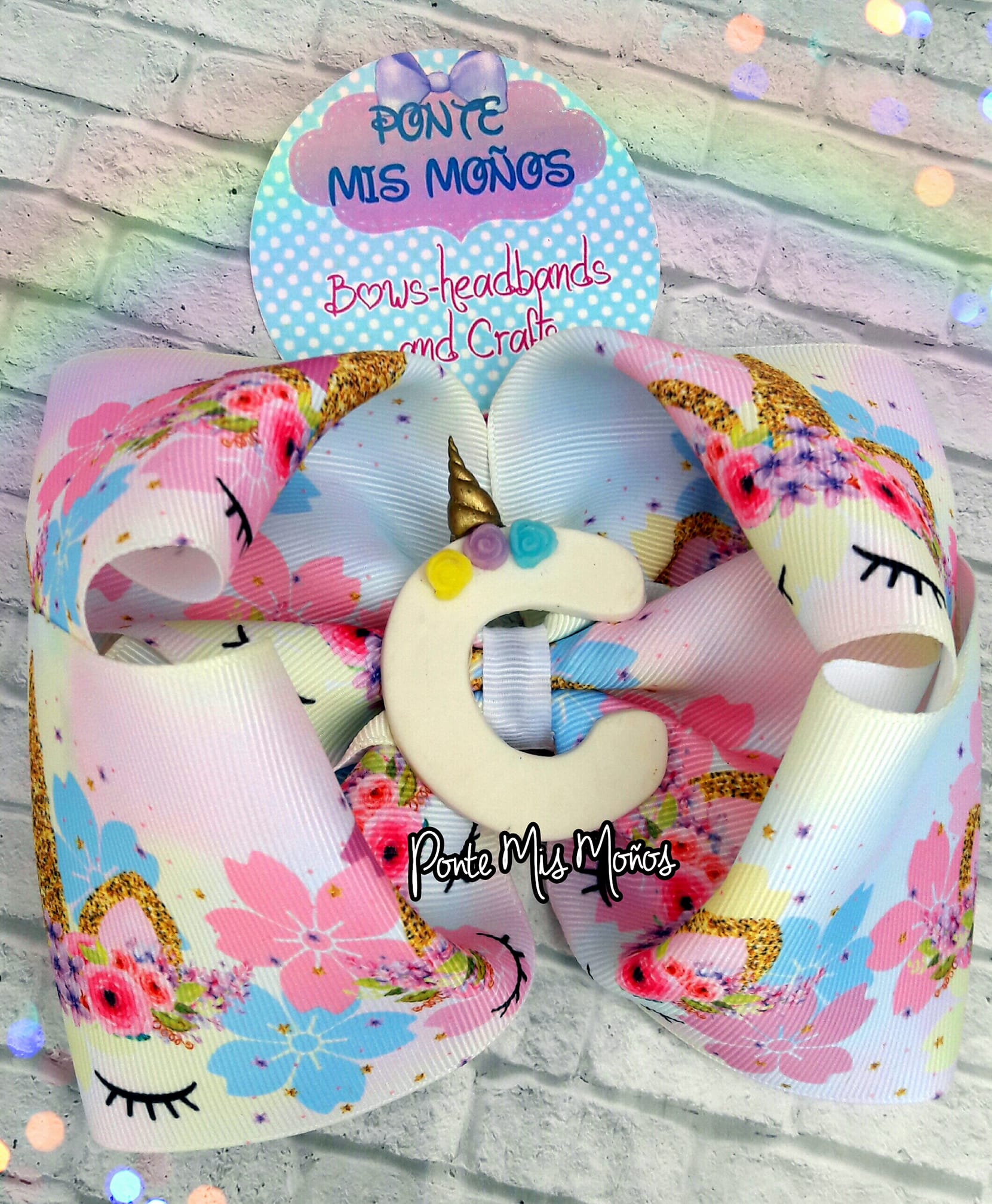 Moños con inicial unicornio🦄 Disponibles todas las letras y más ...