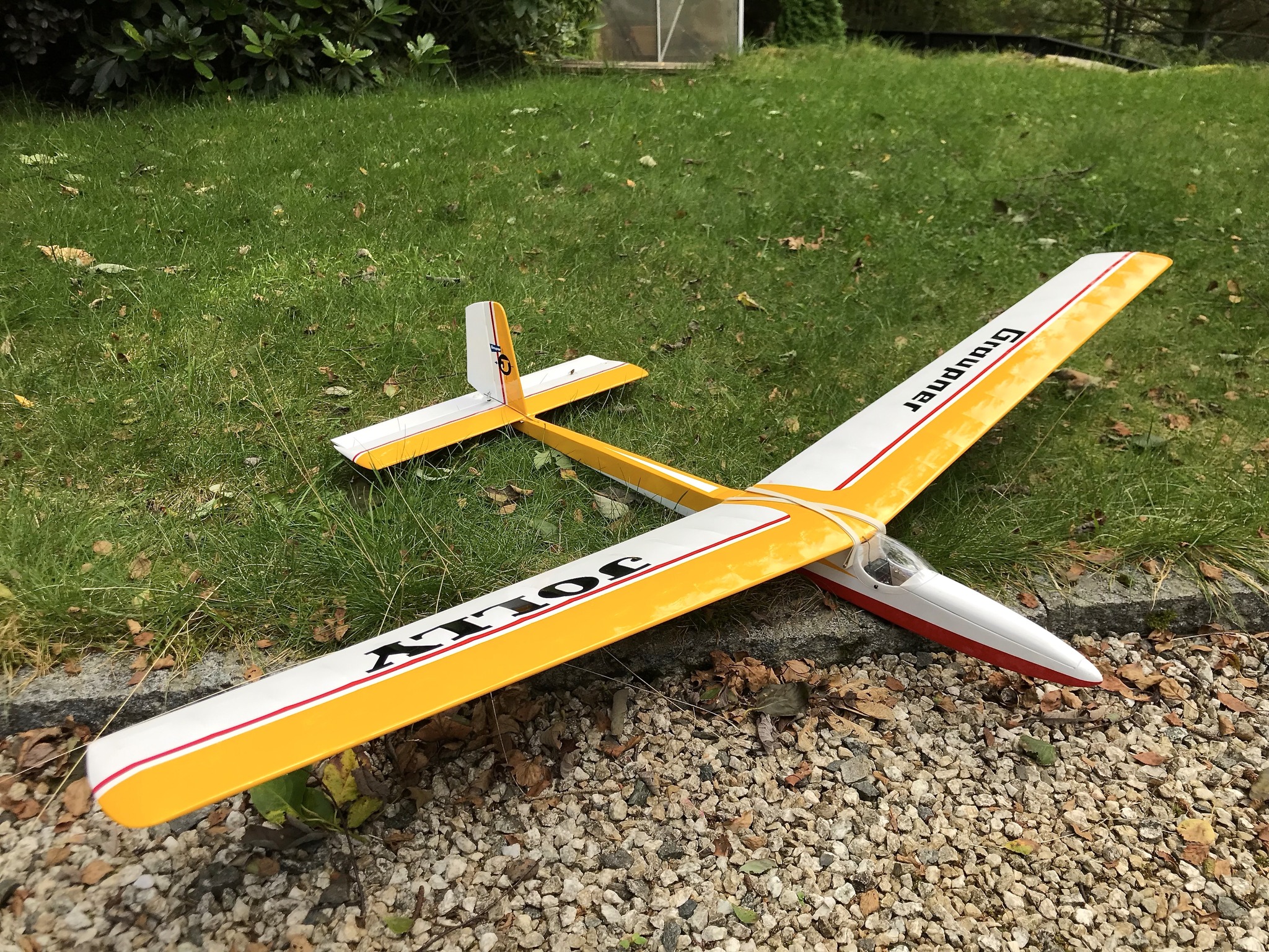 My very first Graupner model was the Jolly. Bought it around 1978