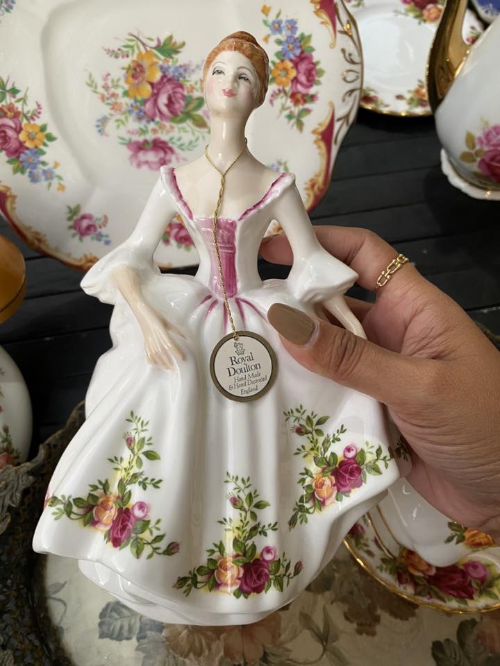 Royal Doulton Daisy Pink HN3804 figurine