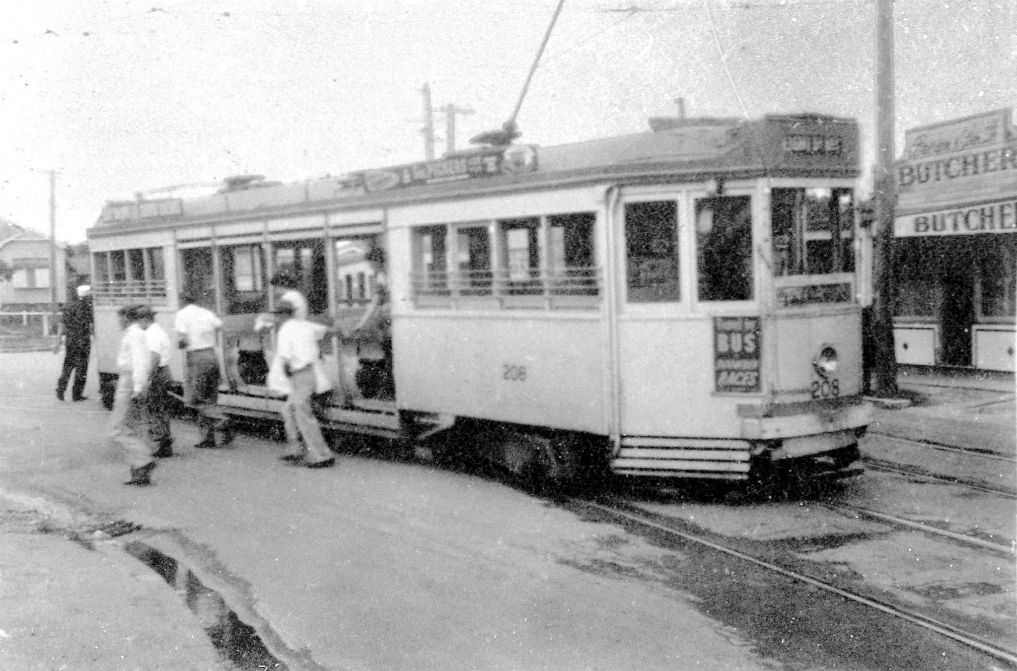 Remembering - 𝐀𝐒𝐂𝐎𝐓 𝐃𝐎𝐎𝐌𝐁𝐄𝐍 An example of how trams were able to shunt ...