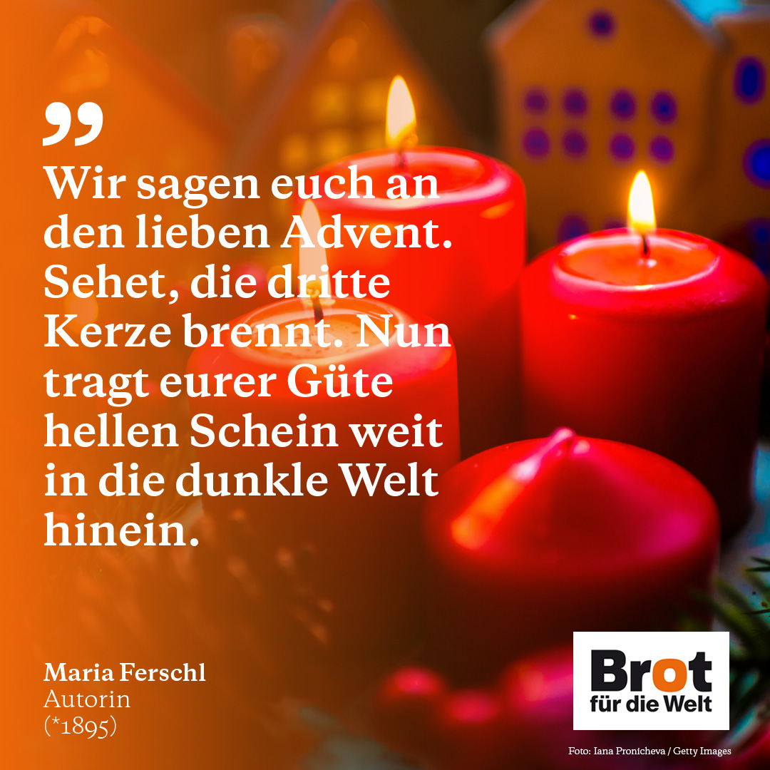 Die dritte Kerze brennt! 🕯️🕯️🕯️ Advent bedeutet innehalten, Hoffnung schenken und Güte verbreiten. 🧡✨ Lasst uns die Zeit nutzen, um Wärme und Freude zu teilen. Einen frohen 3. Advent euch allen! 🎄🌟 #Sonntagszitat