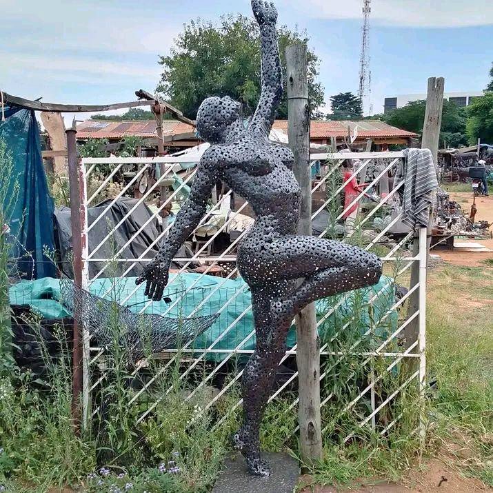 Skulpture za unutarnji prostor za prodaju u gradu Johannesburg