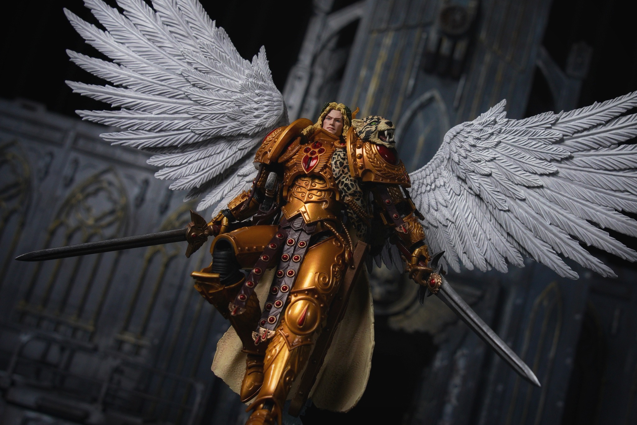 JOYTOY Warhammer 1/18 - Figurine Sanguinius Primarch Blood Angels - Échelle 1/18 - À Précommande (déc. 2024 - Janv. 2025)