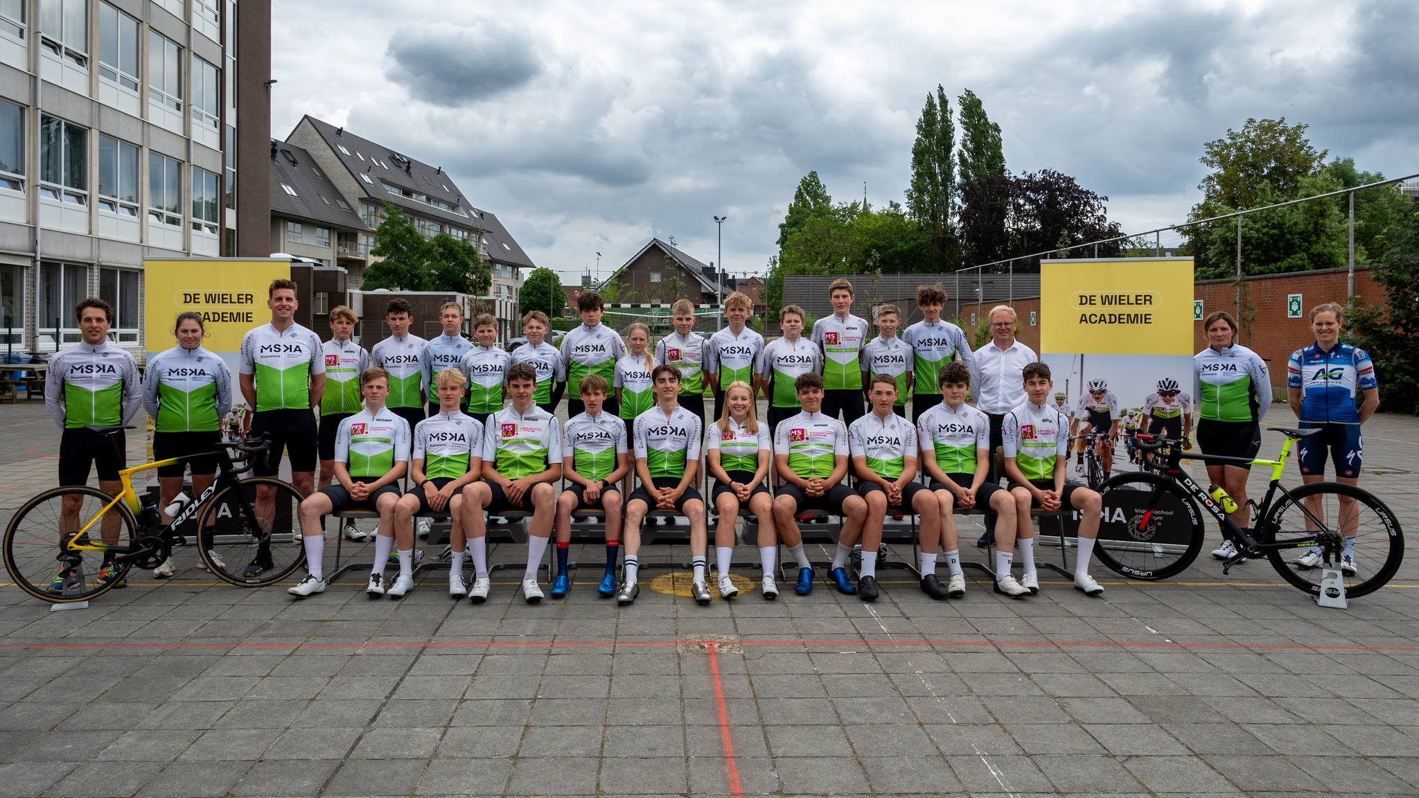 Defensie & Veiligheid... - Defensie & Veiligheid Roeselare