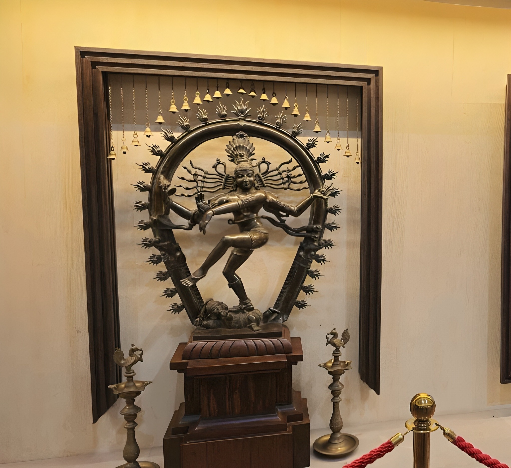 Shiva Nataraja represents the cyclical universe in Hindu iconology