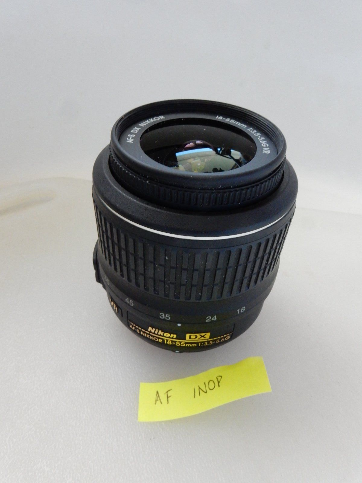 Very nice like new Nikon 10-20mm VR Lens for Nikon Cameras Comes 