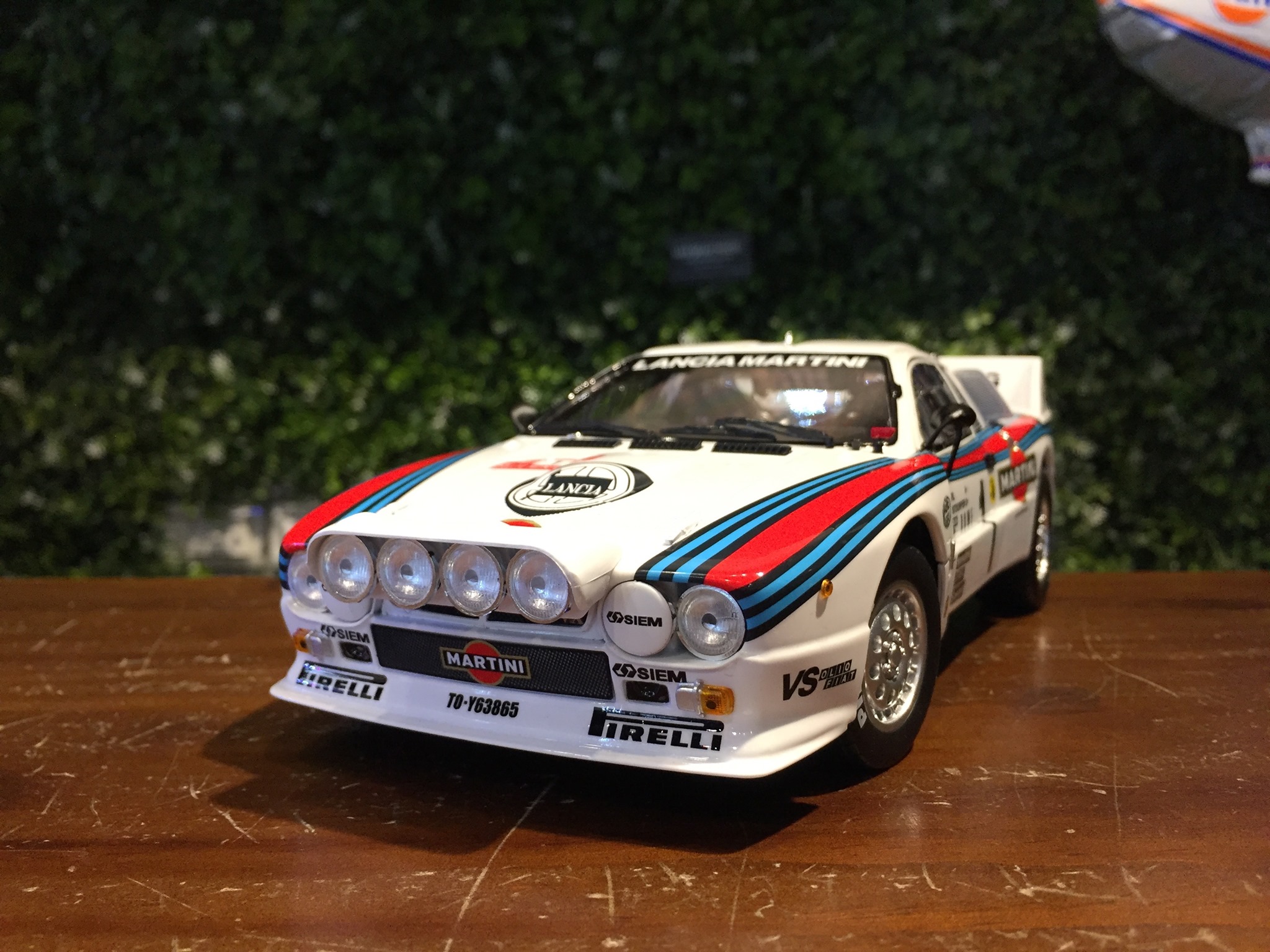 Kyosho 新到貨New arrivals! 1/18 Lancia Rally 037 1987 Monte Carlo