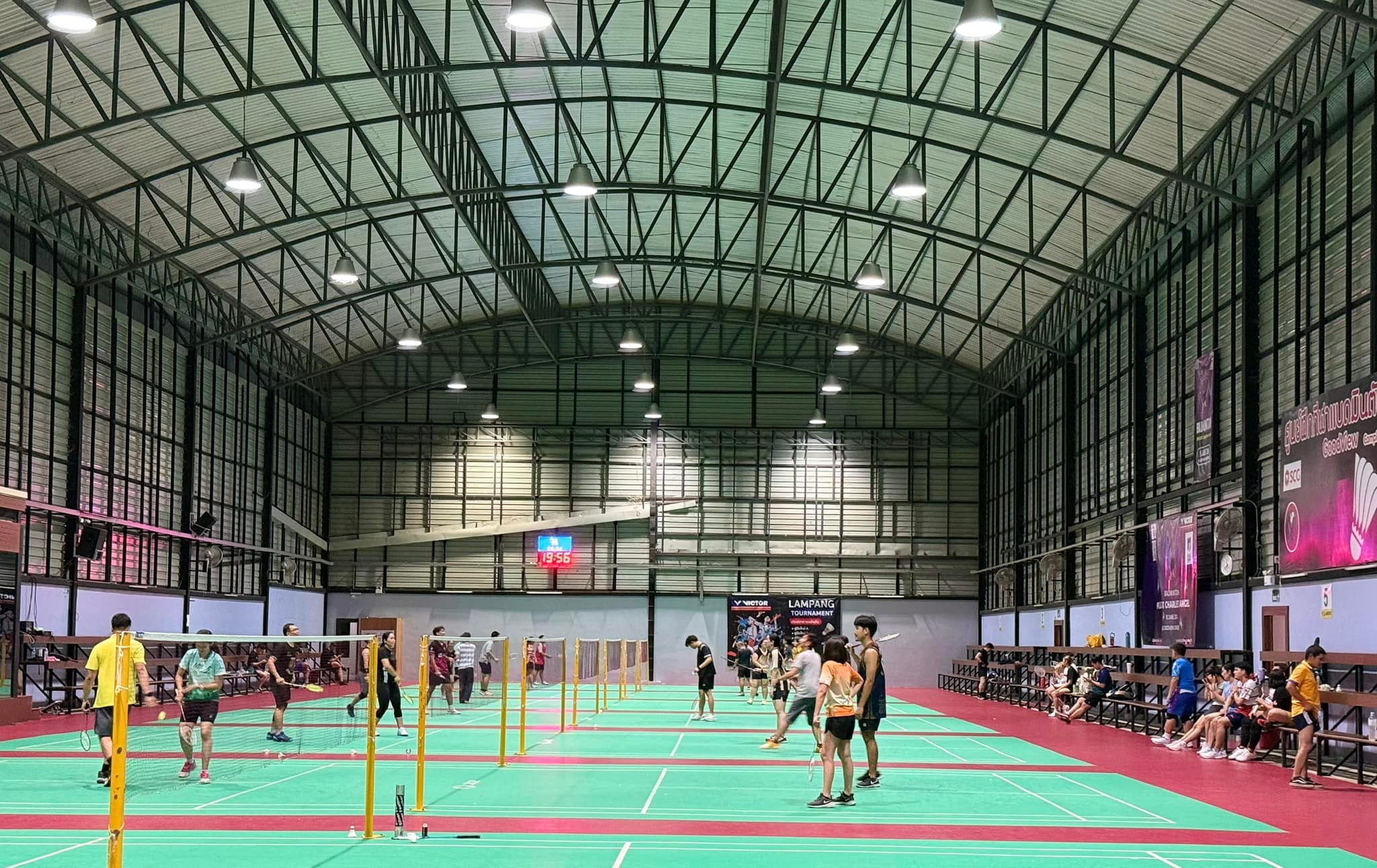 เราไม่เน้นวิ่งแข่ง... - สนามแบดมินตันGoodview Complex ลำปาง