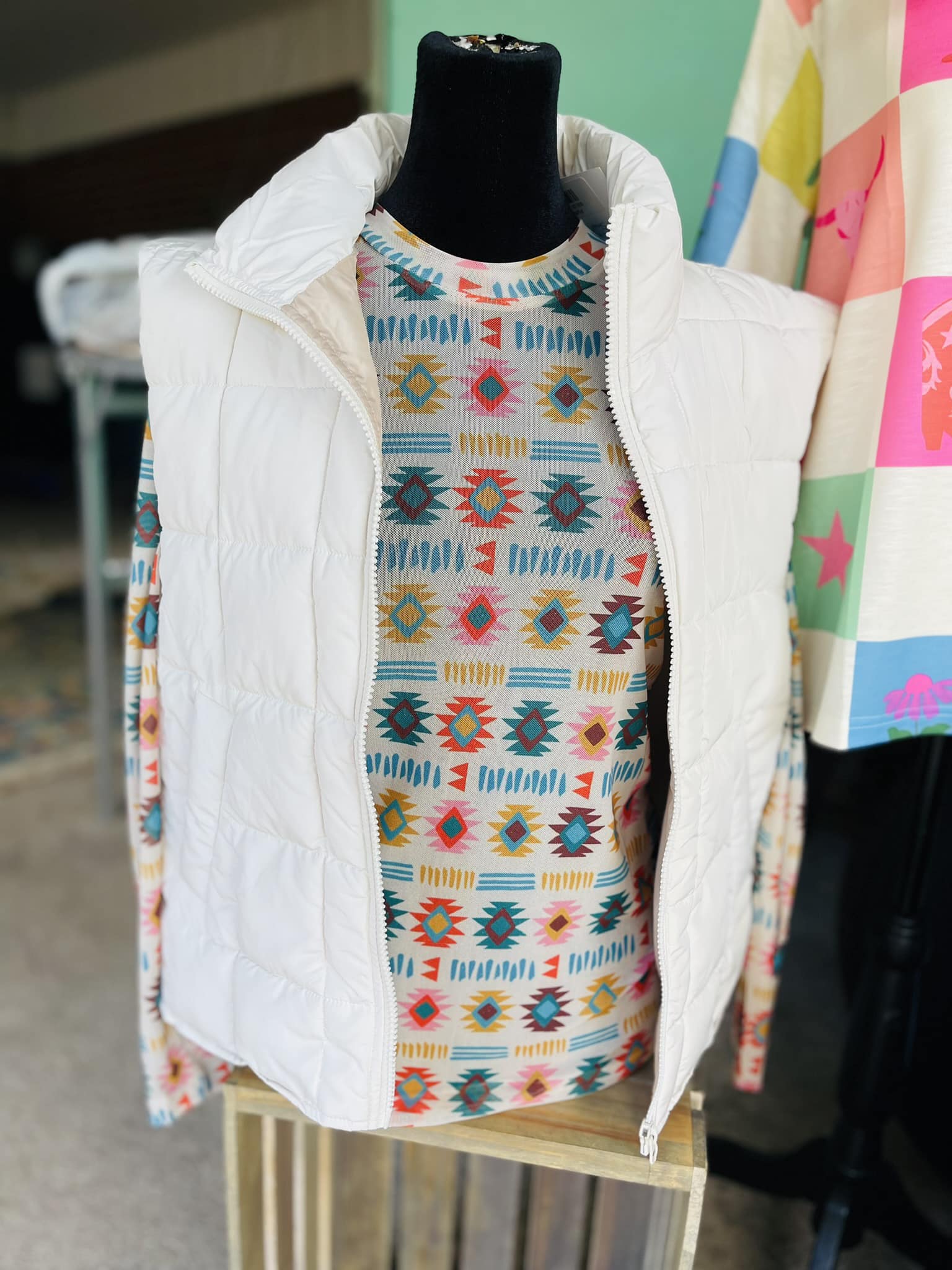 Cream Colored Puffer Vest ‼️ ONE LEFT ‼️ Size: Large