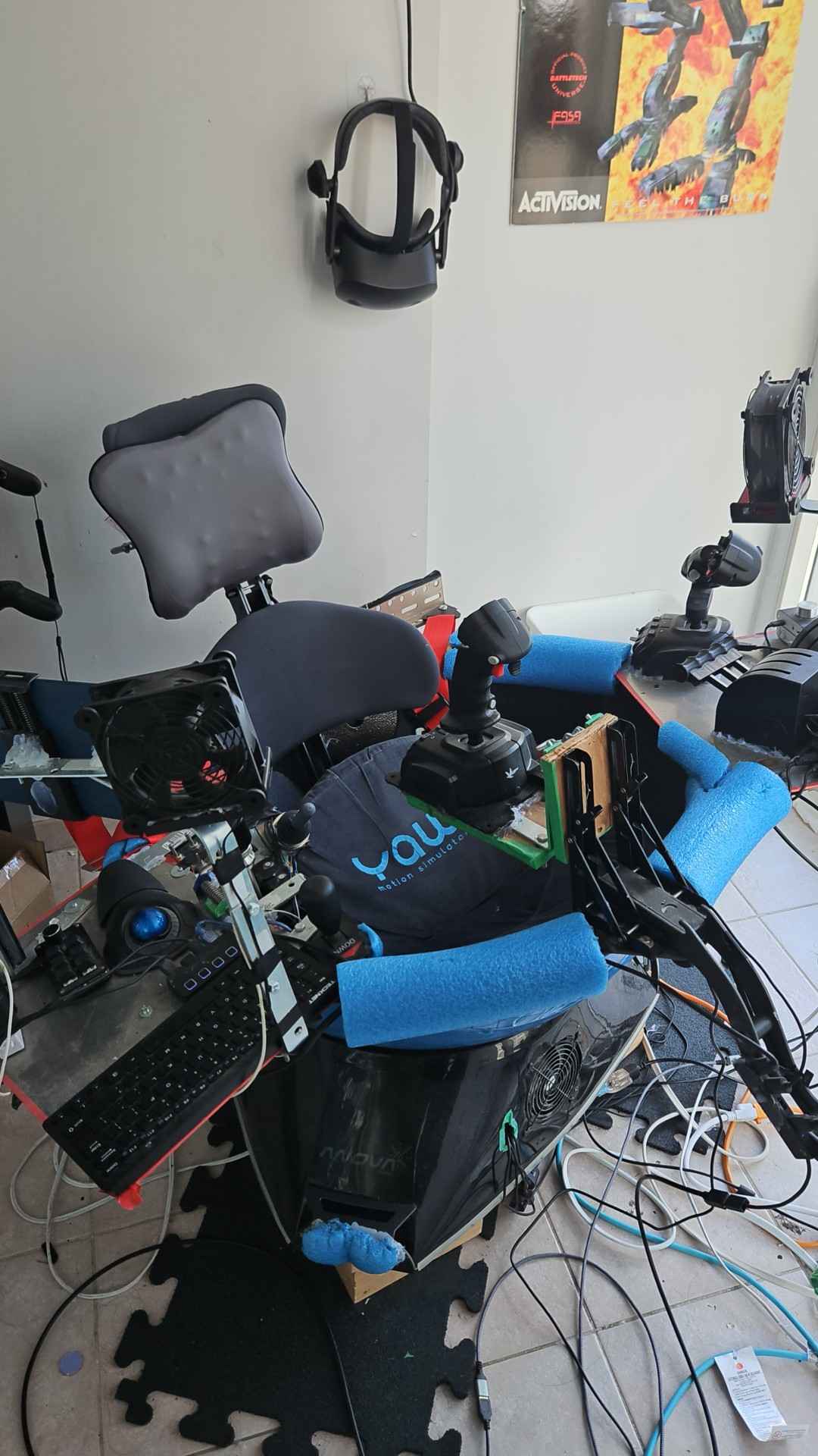 Yaw vr motion rig (with 4 bass shakers inside) - Effects Pedals ...