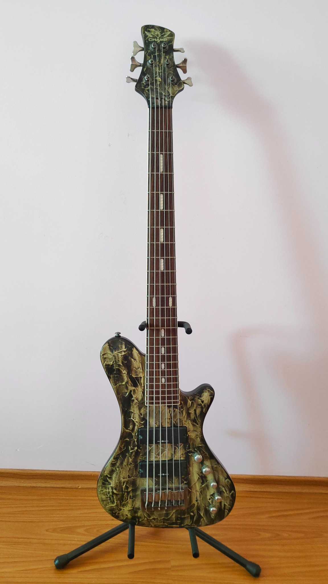 MY KRAKEN CHAMP 6-STRING ELECTRIC BASS GUITAR WITH BARTOLINI