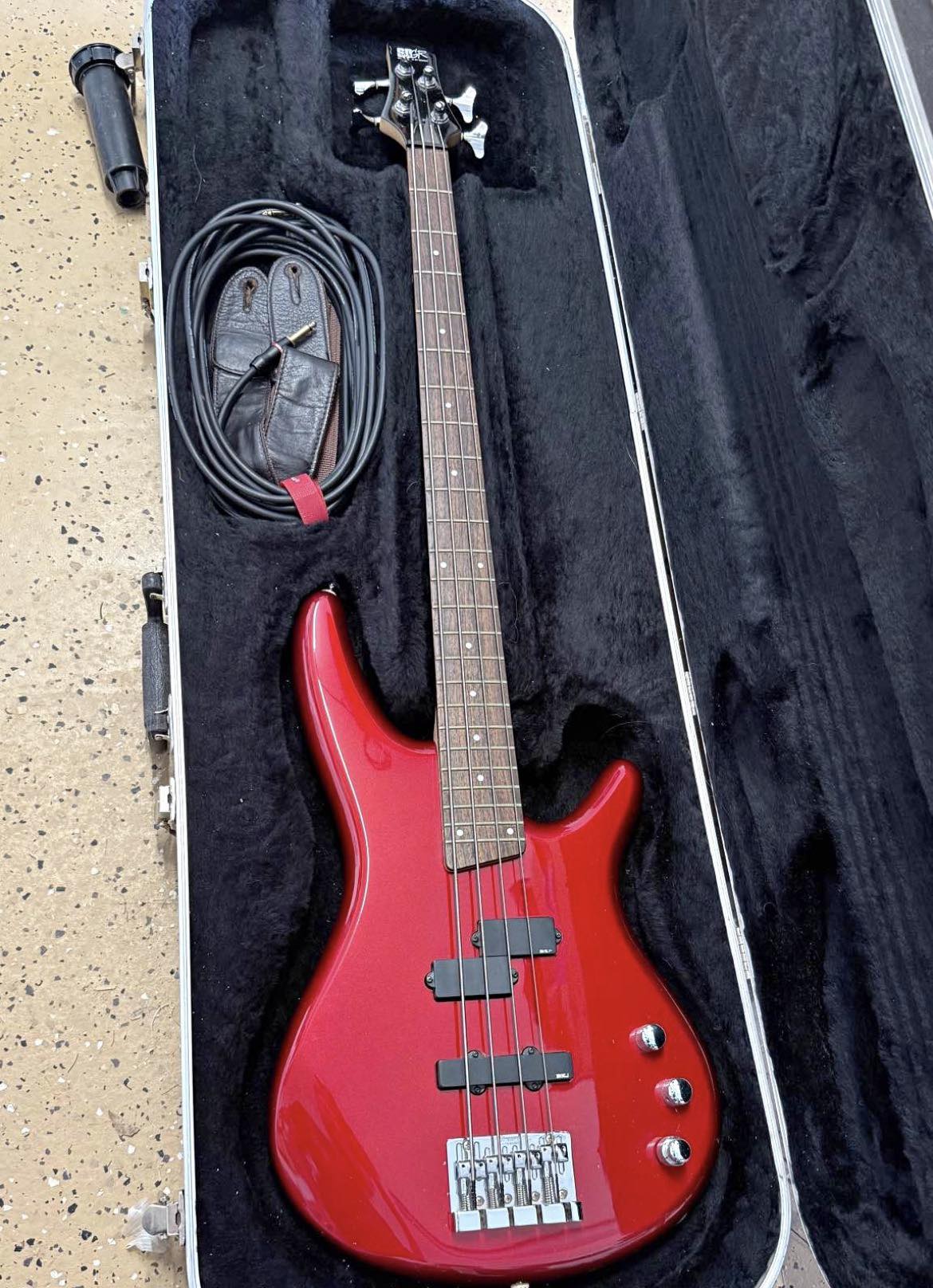What is an Ibanez GSR300 bass guitar?