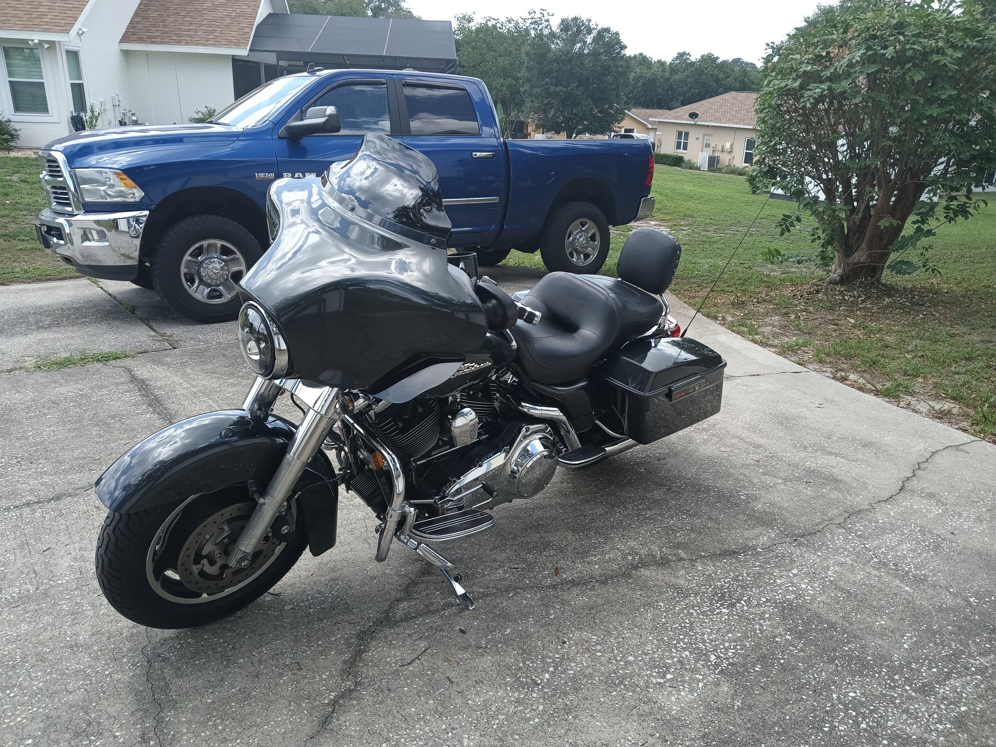 My 08 272clean Bike what a Hand Full this Hammer Is.. Enjoy the