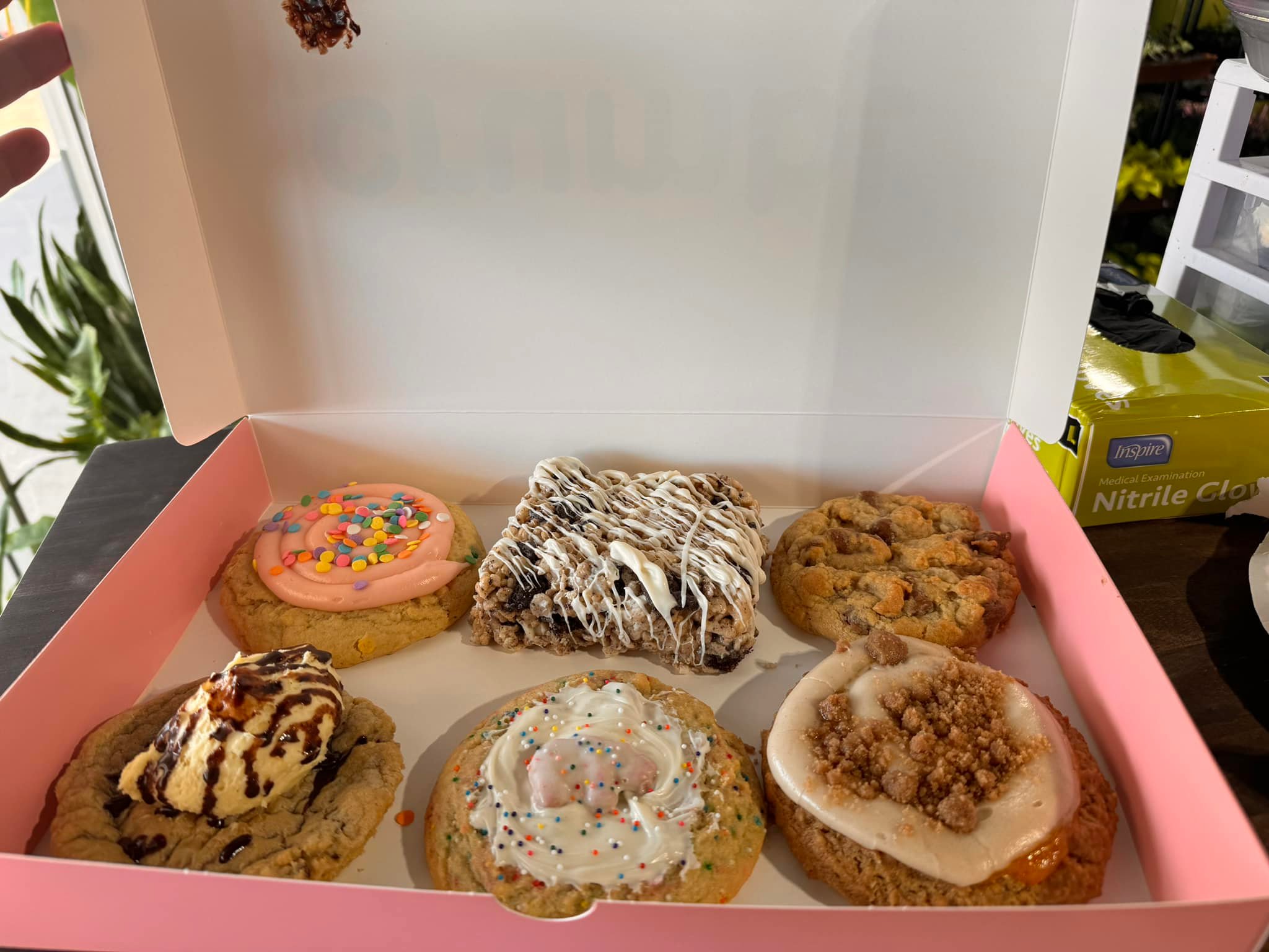 A huge thank you to the Richland Crumbl Cookies. They were kind