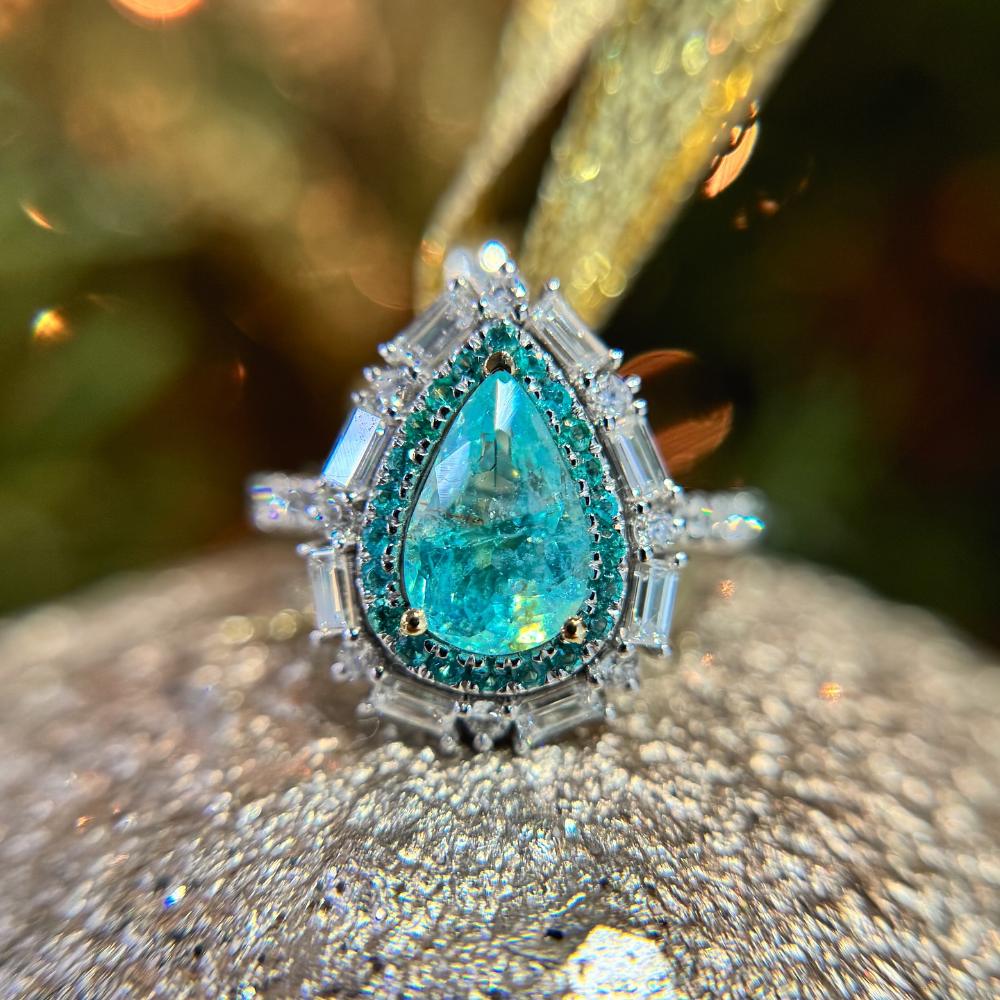 Paire De Tourmalines Paraiba 0.08 Carat Du Brésil, Neuves Avec étiquettes, Saphirs Rares